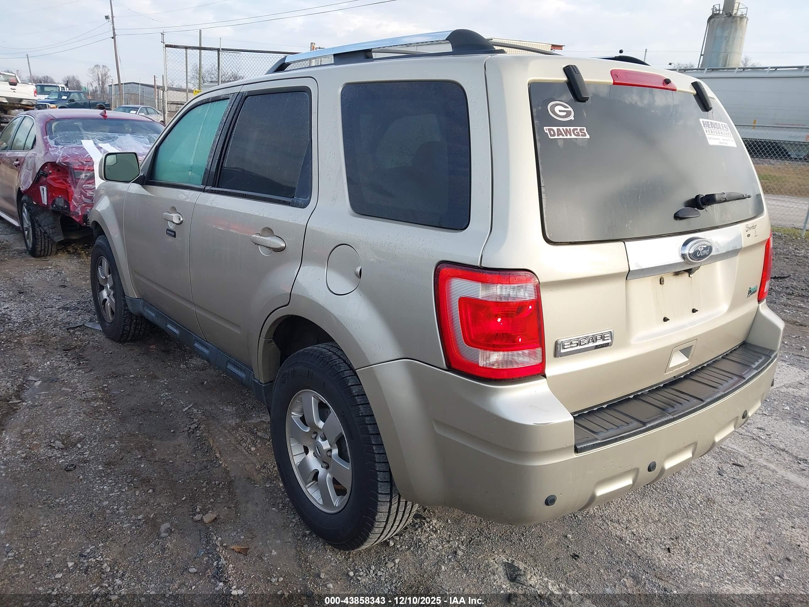FORD ESCAPE image 3