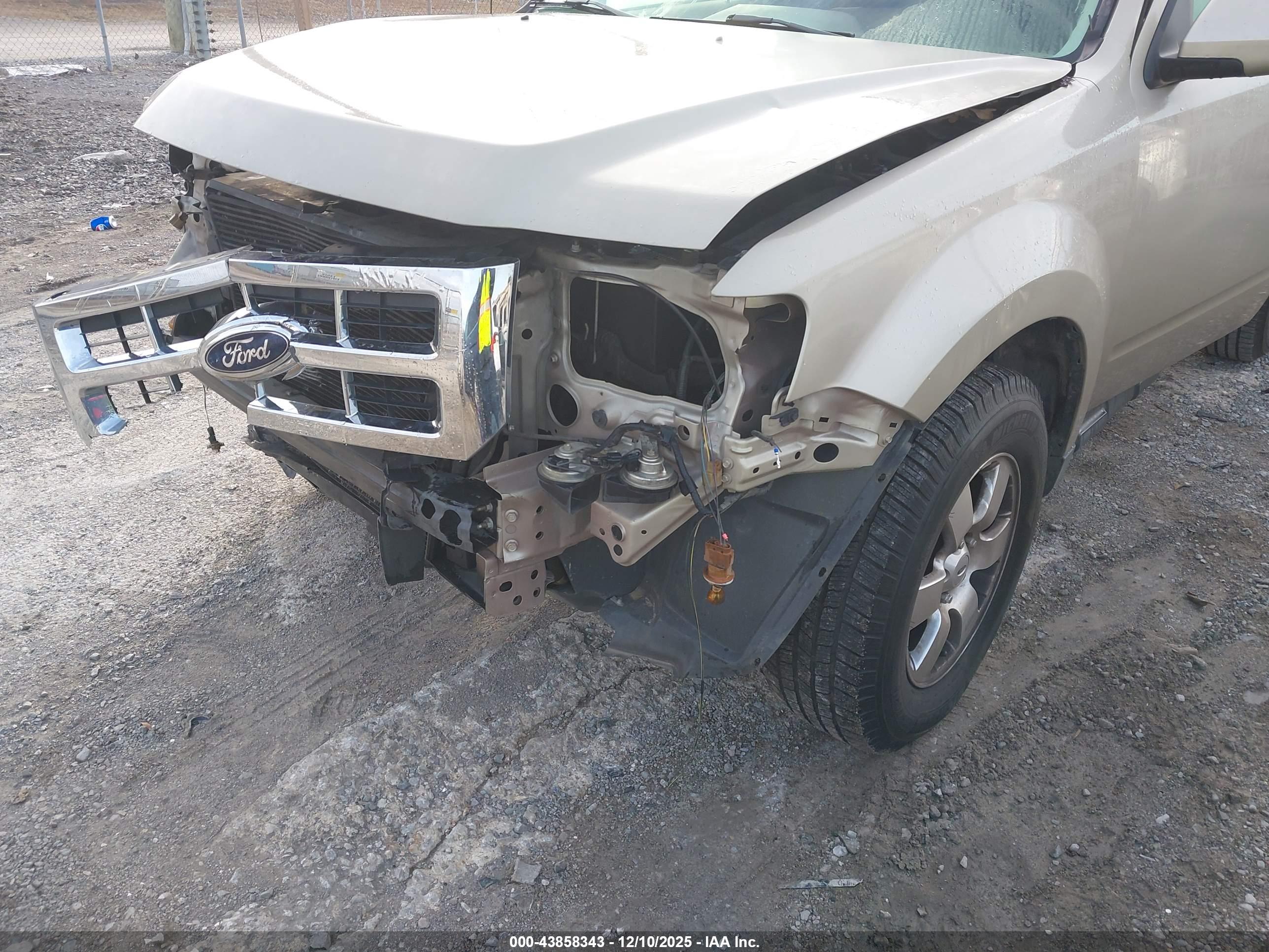 FORD ESCAPE image 6
