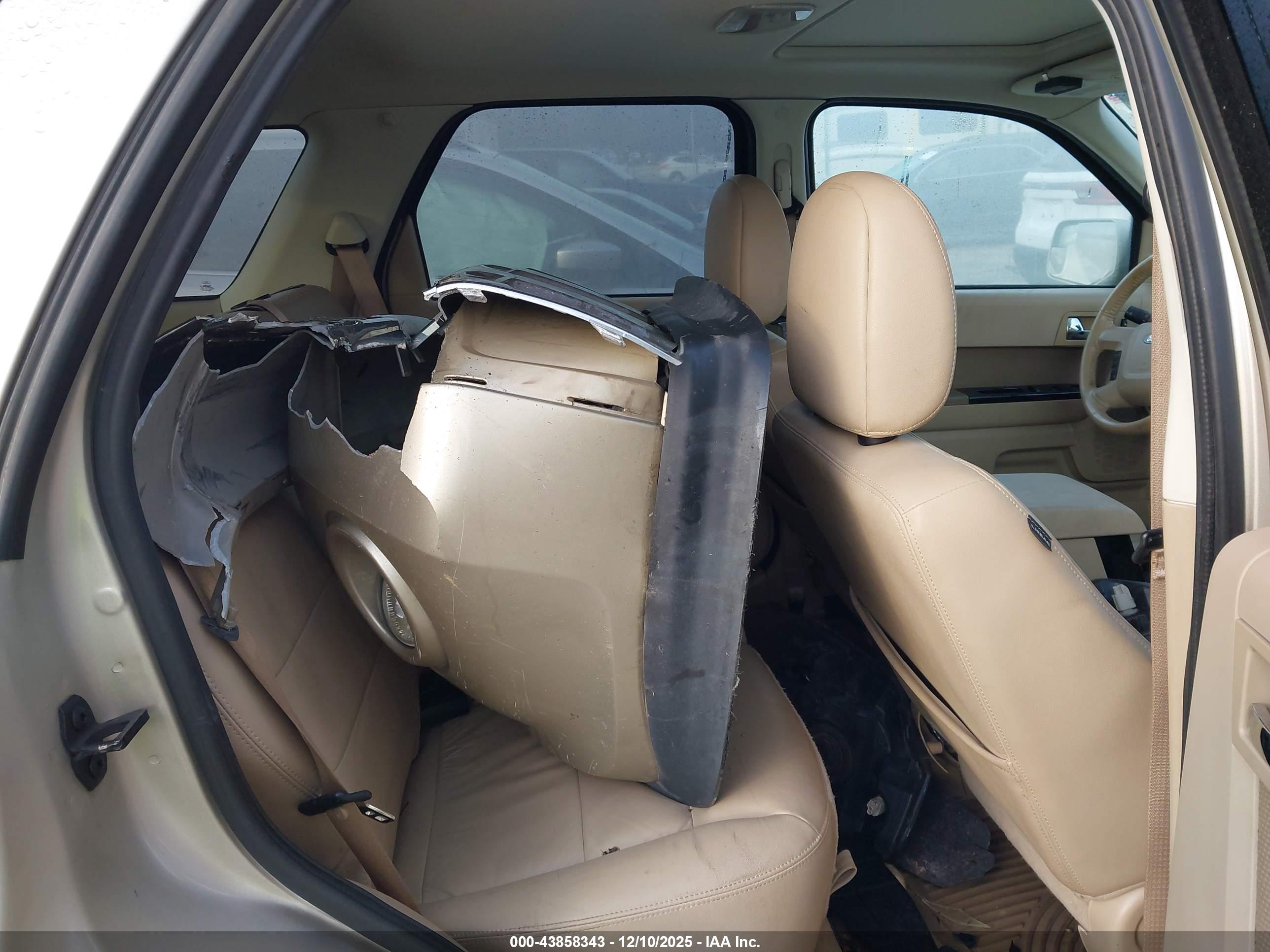 FORD ESCAPE image 8