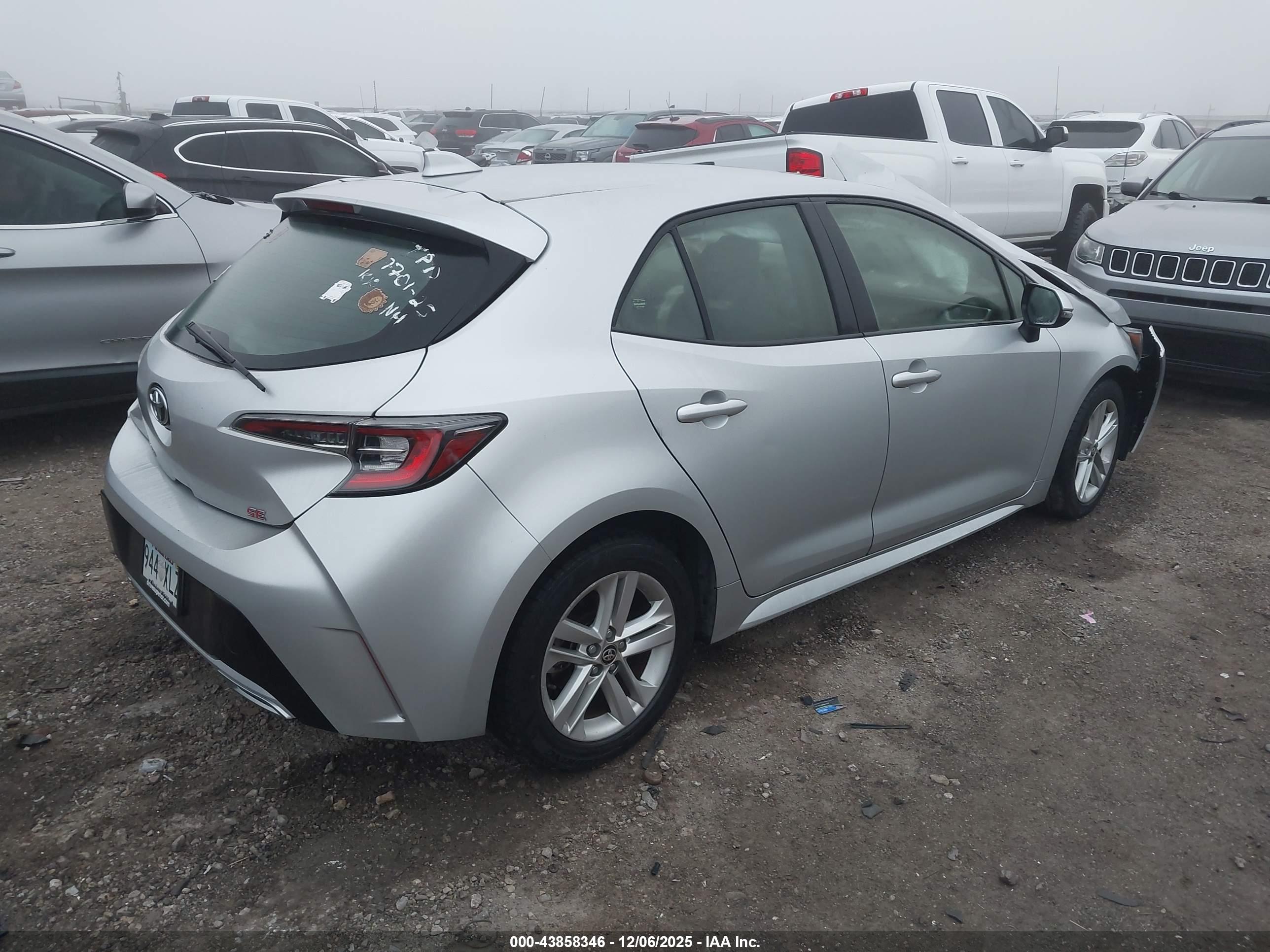 TOYOTA COROLLA image 4