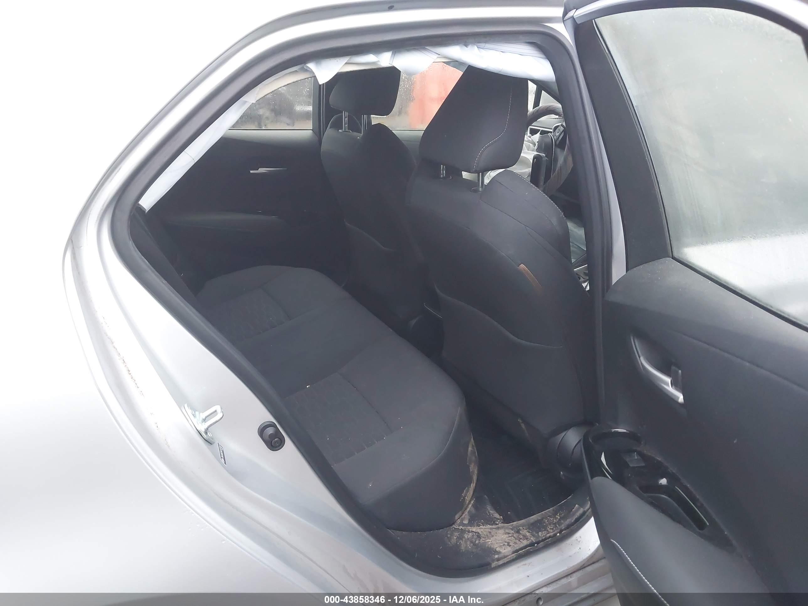 TOYOTA COROLLA image 8