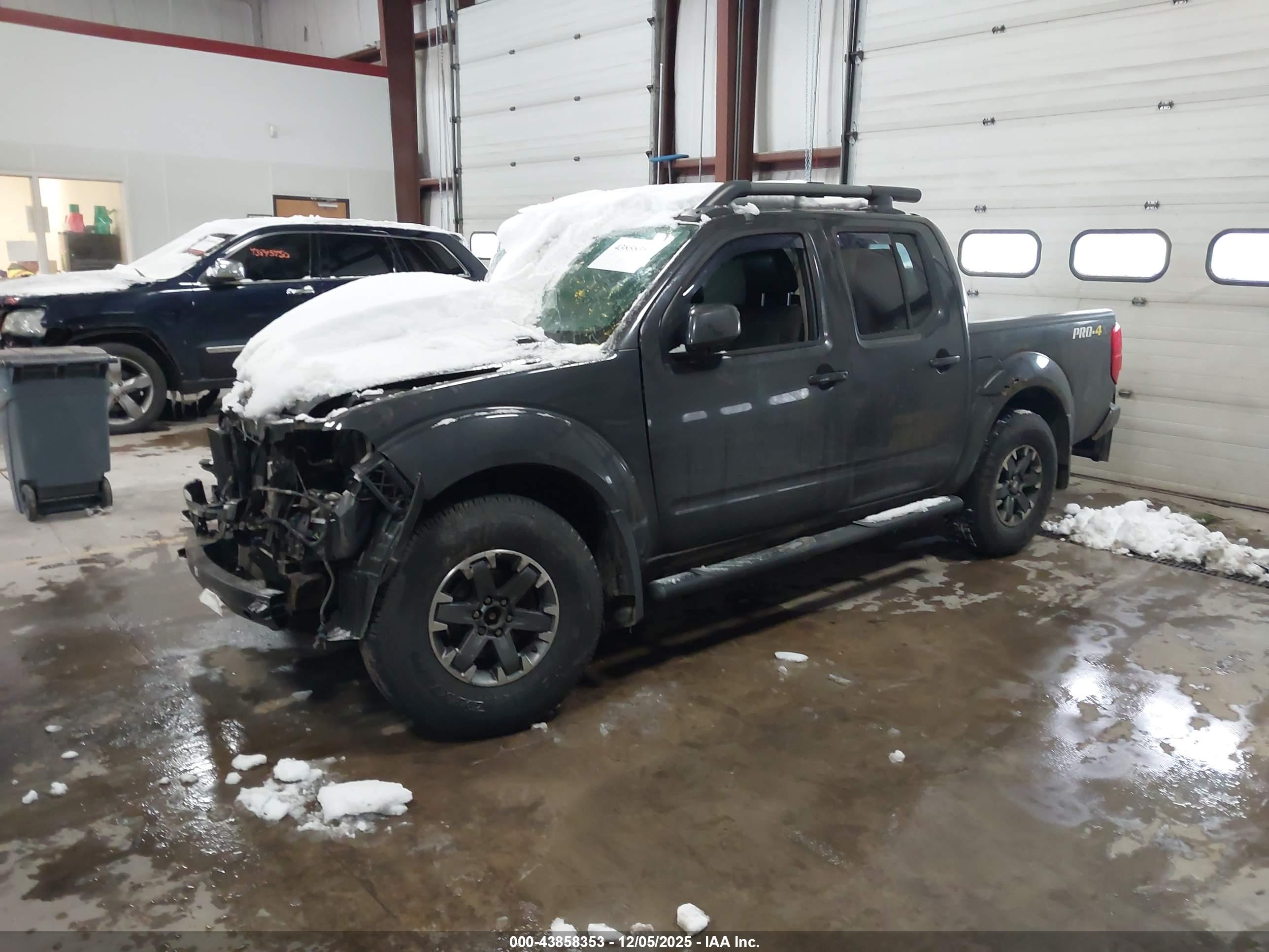 NISSAN FRONTIER image 2