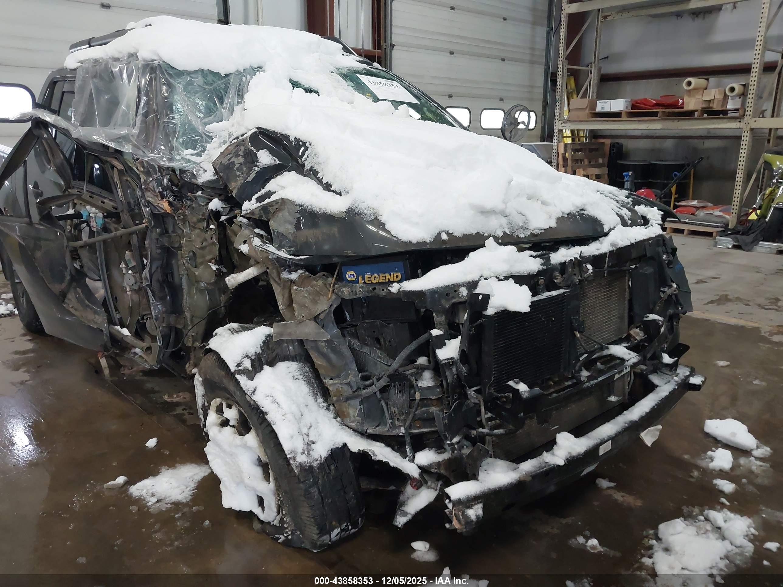 NISSAN FRONTIER image 6