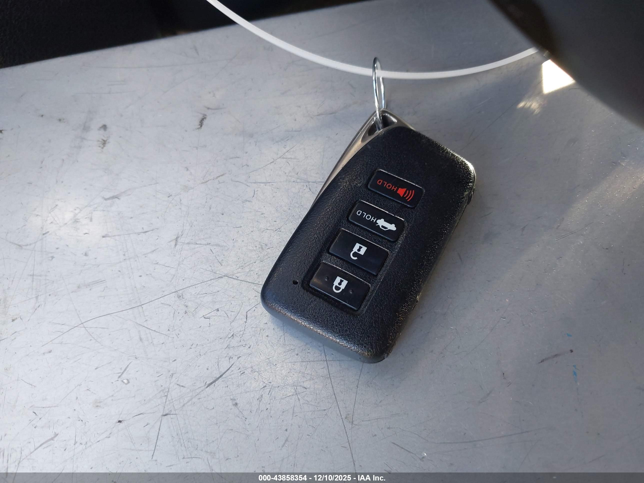 LEXUS ES image 11