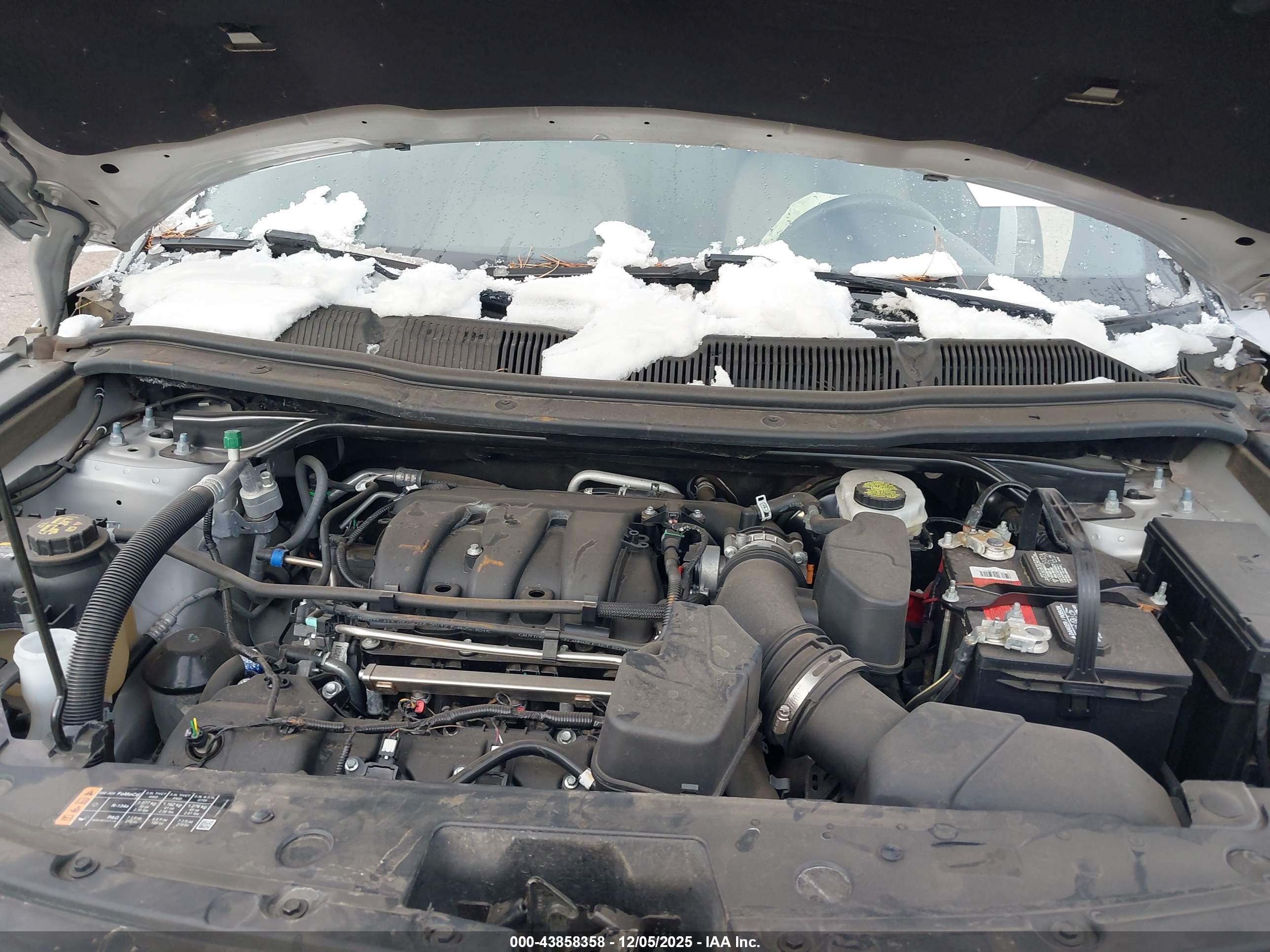 FORD EXPLORER image 10