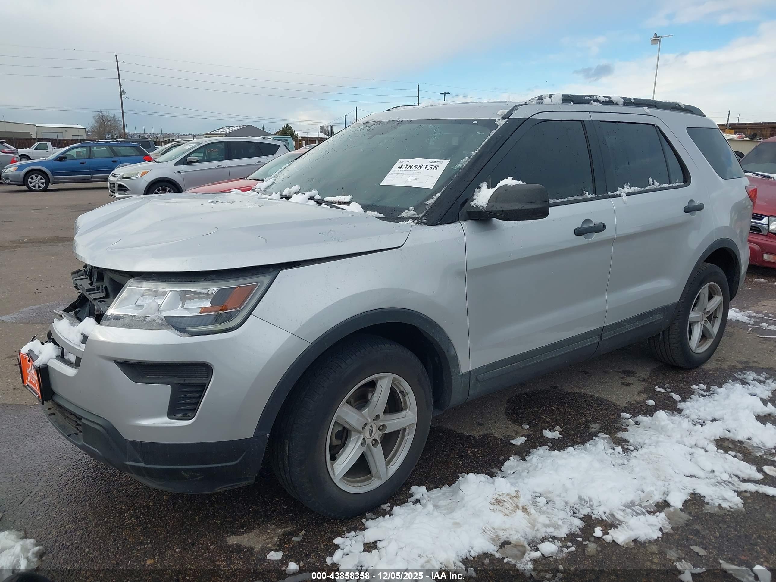 FORD EXPLORER image 2