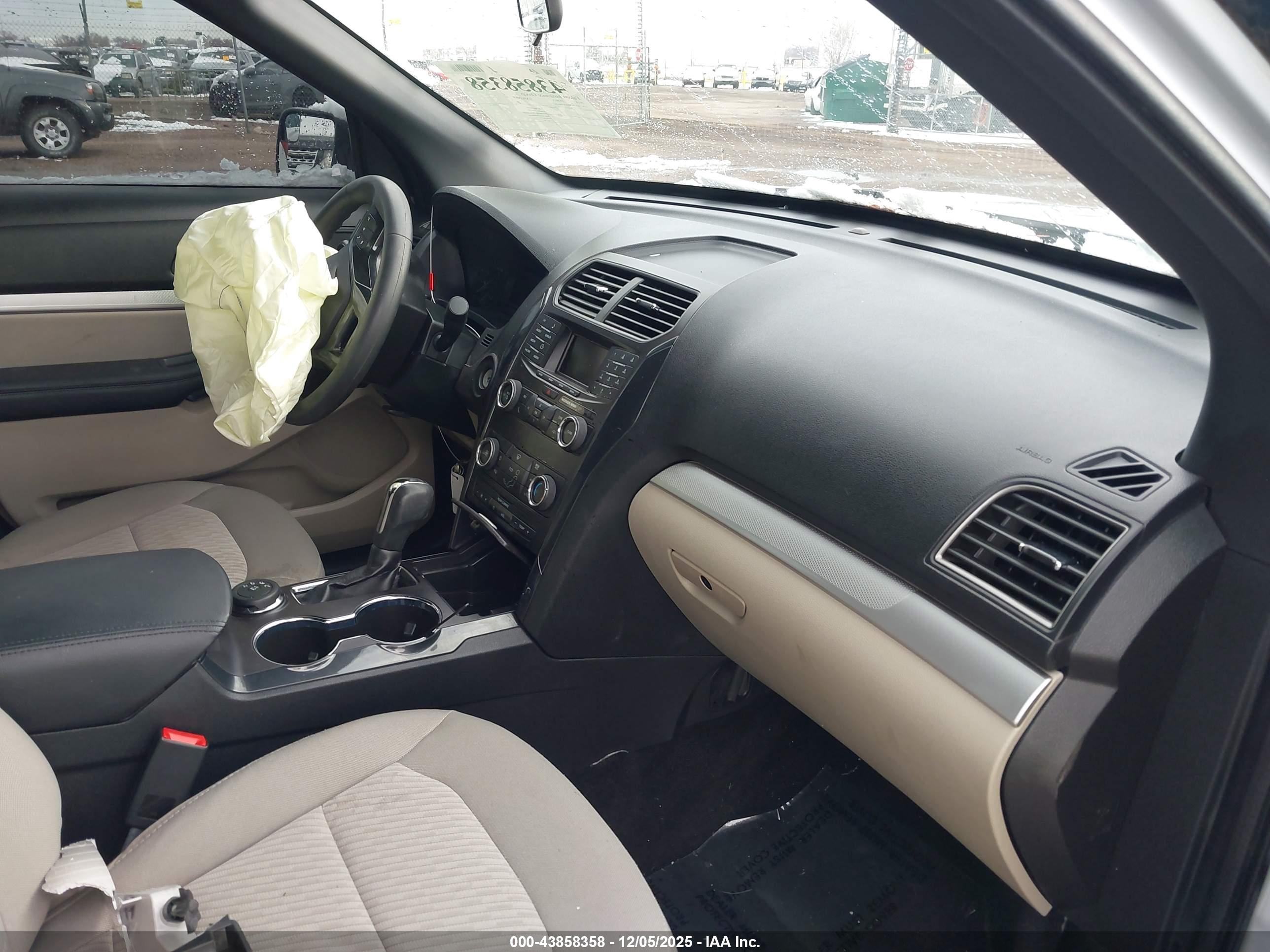 FORD EXPLORER image 5
