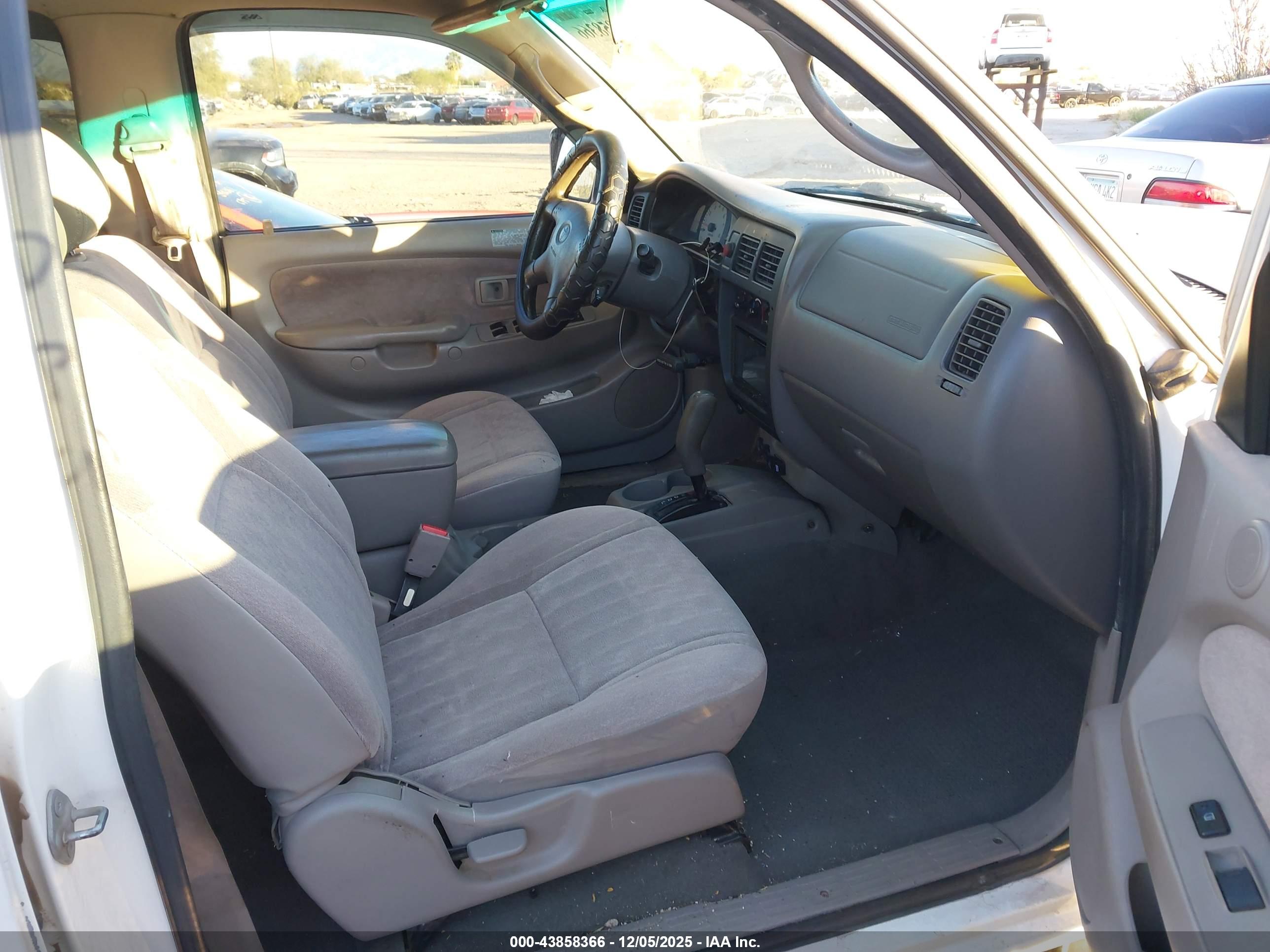 TOYOTA TACOMA image 5