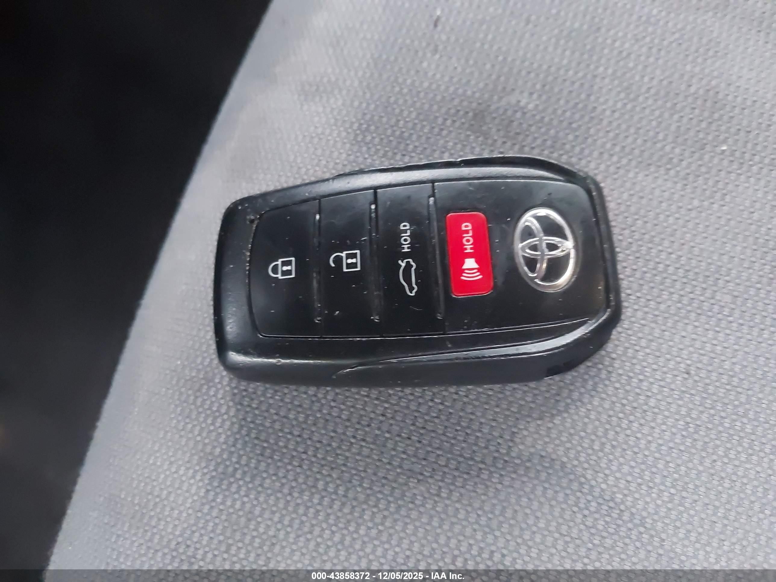 TOYOTA COROLLA image 11
