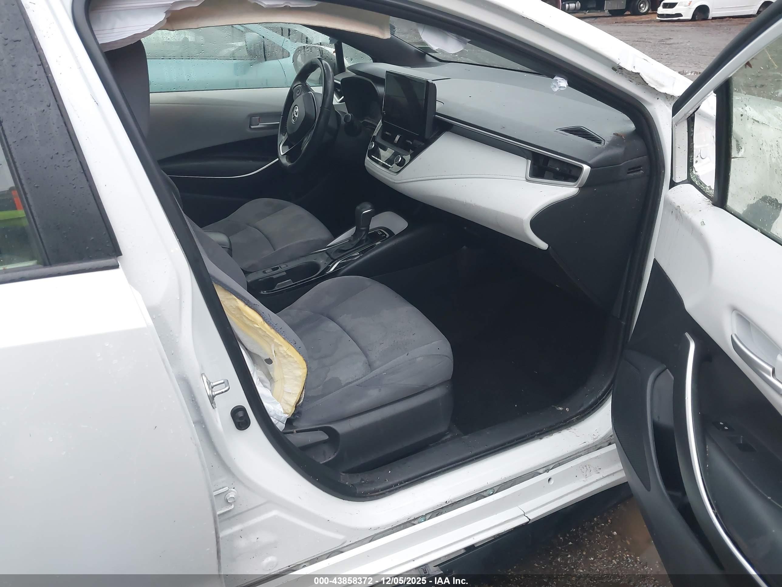 TOYOTA COROLLA image 5