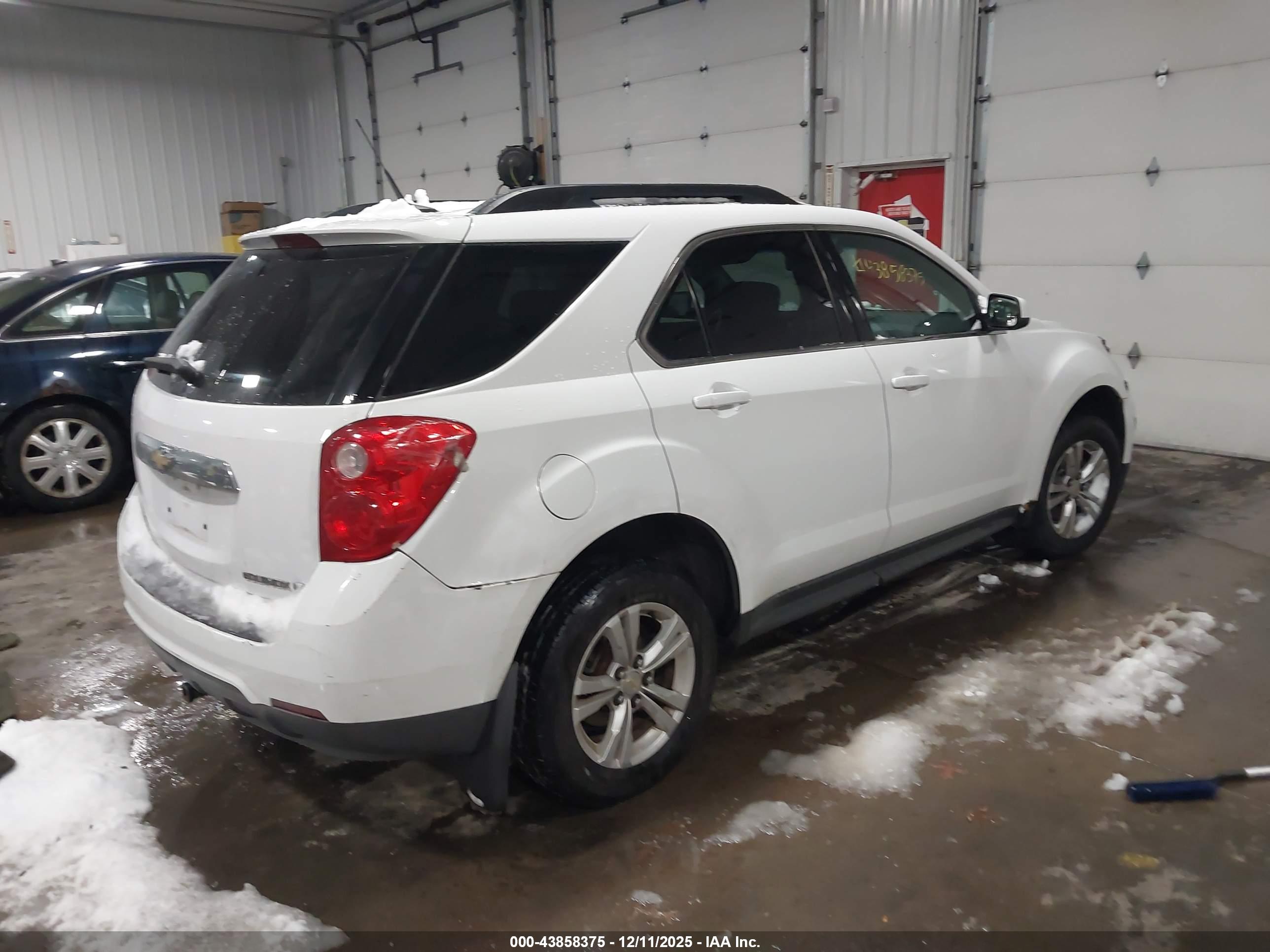 CHEVROLET EQUINOX image 4