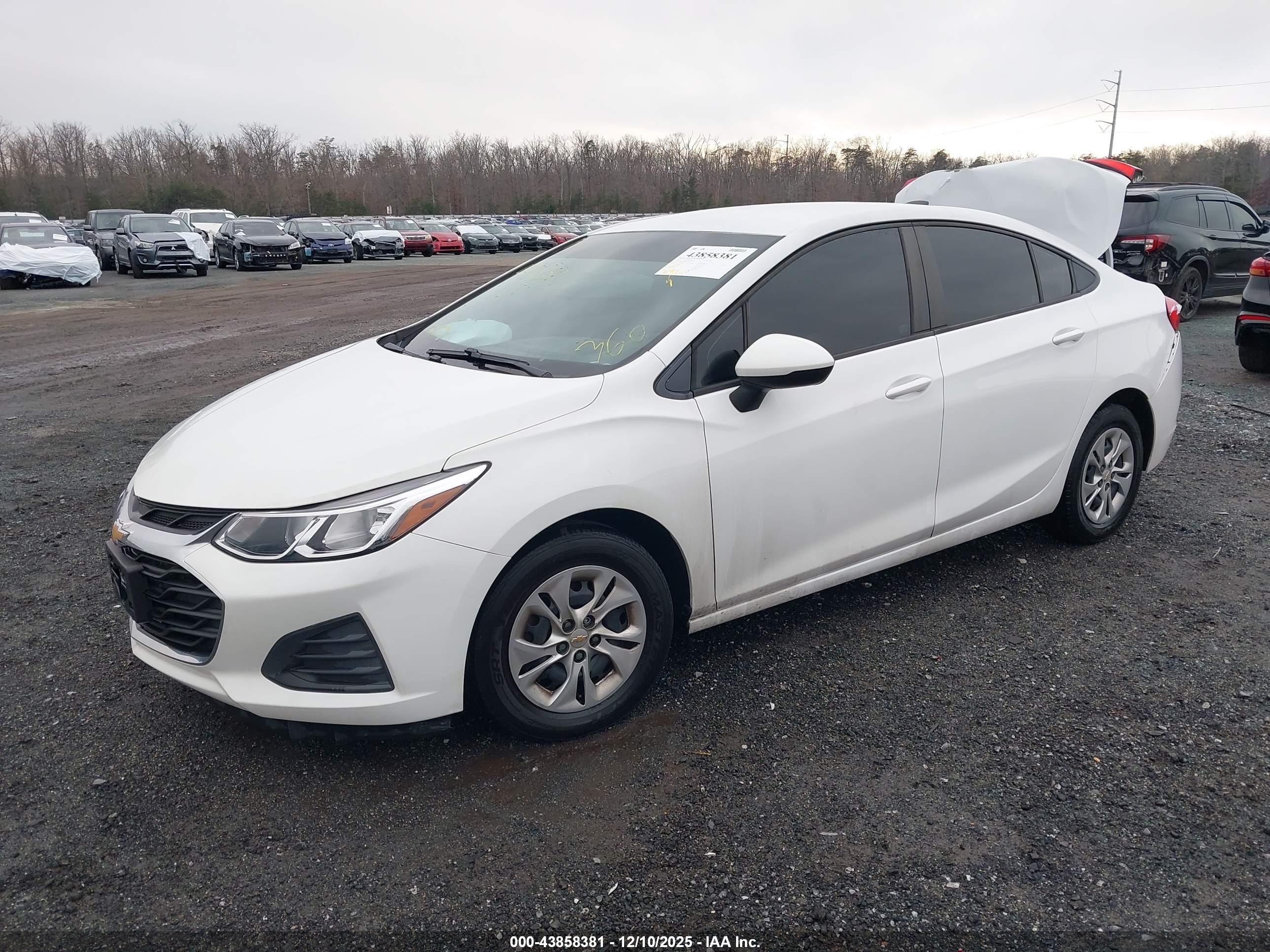 CHEVROLET CRUZE image 2