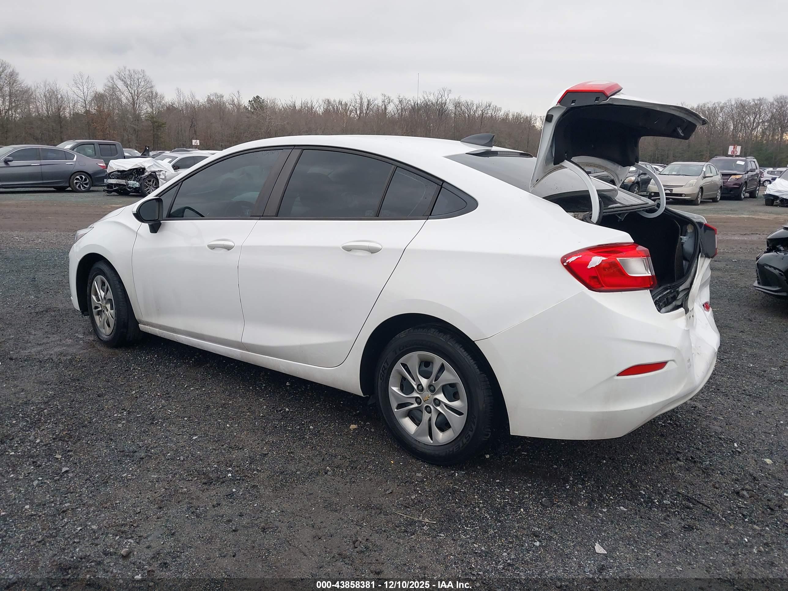 CHEVROLET CRUZE image 3
