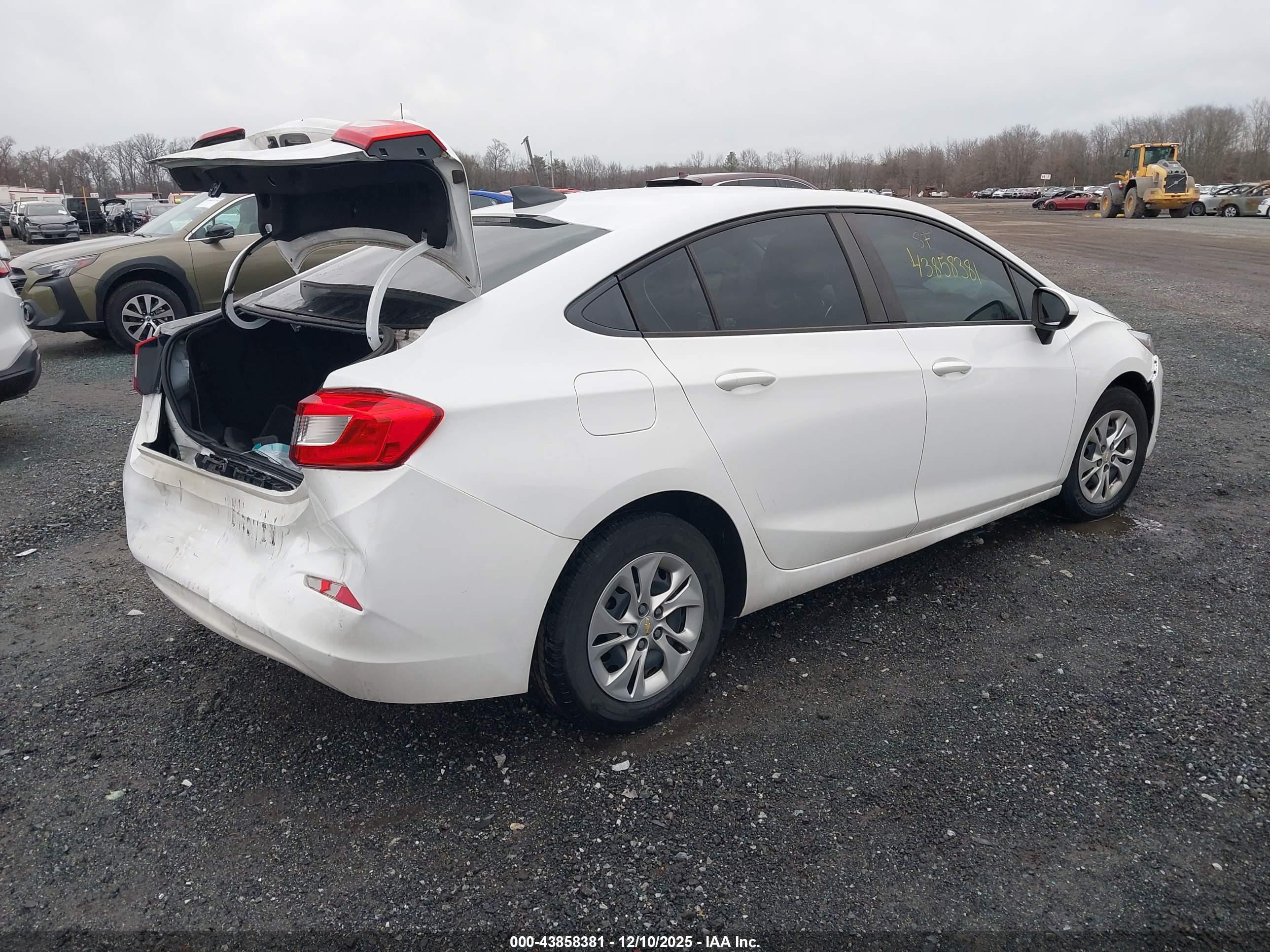 CHEVROLET CRUZE image 4