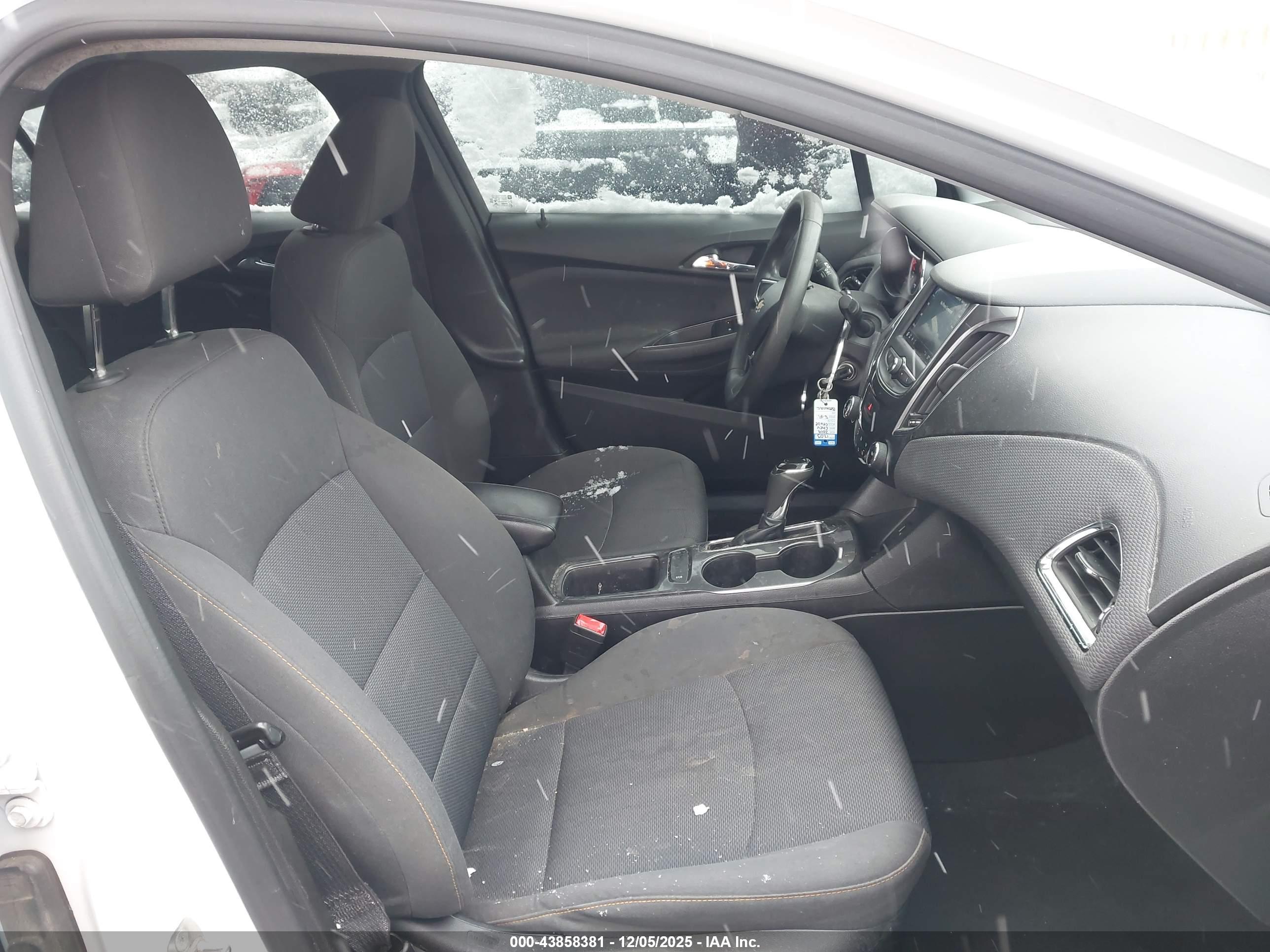 CHEVROLET CRUZE image 5