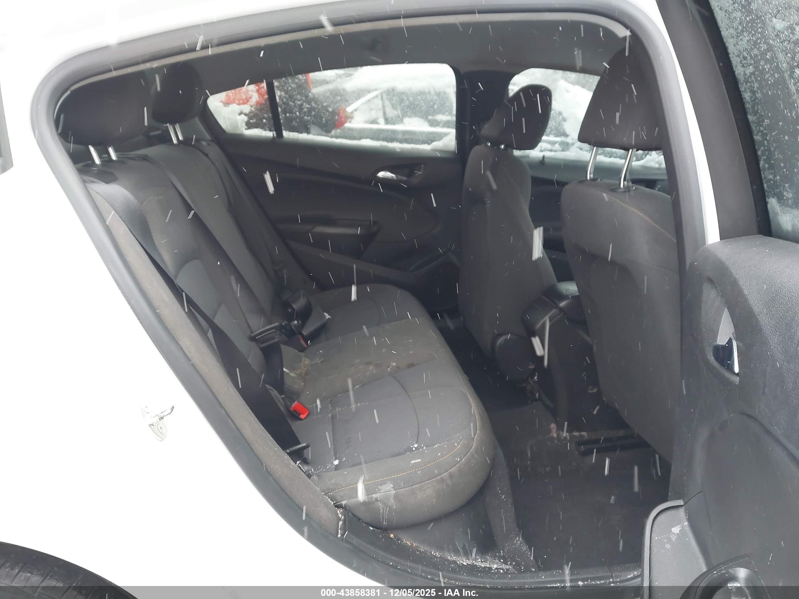 CHEVROLET CRUZE image 8