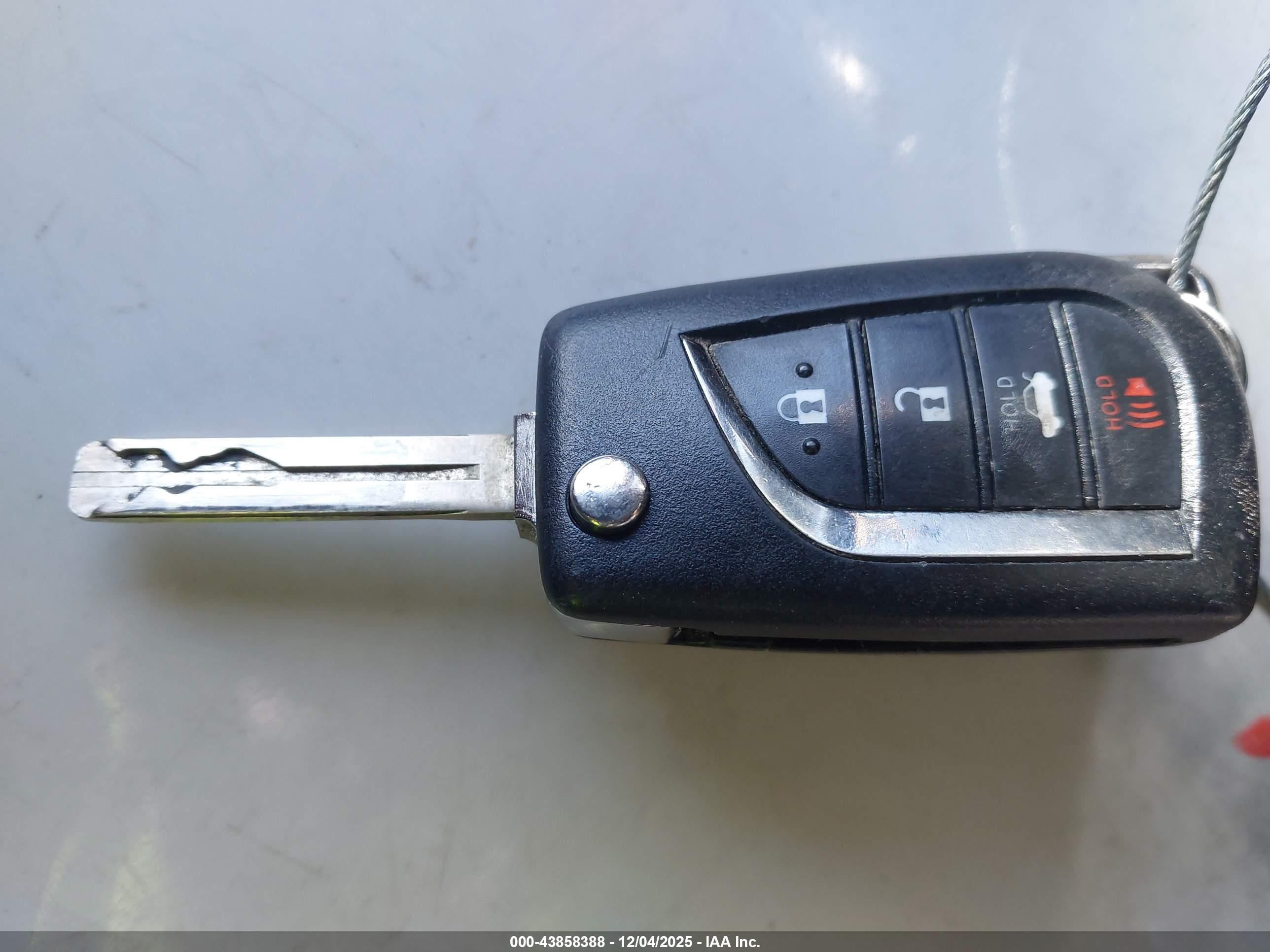 TOYOTA CAMRY image 11