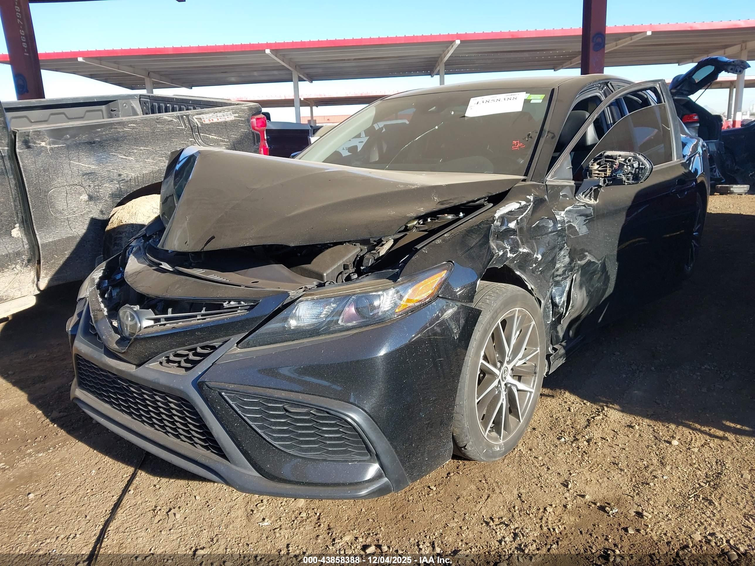 TOYOTA CAMRY image 2