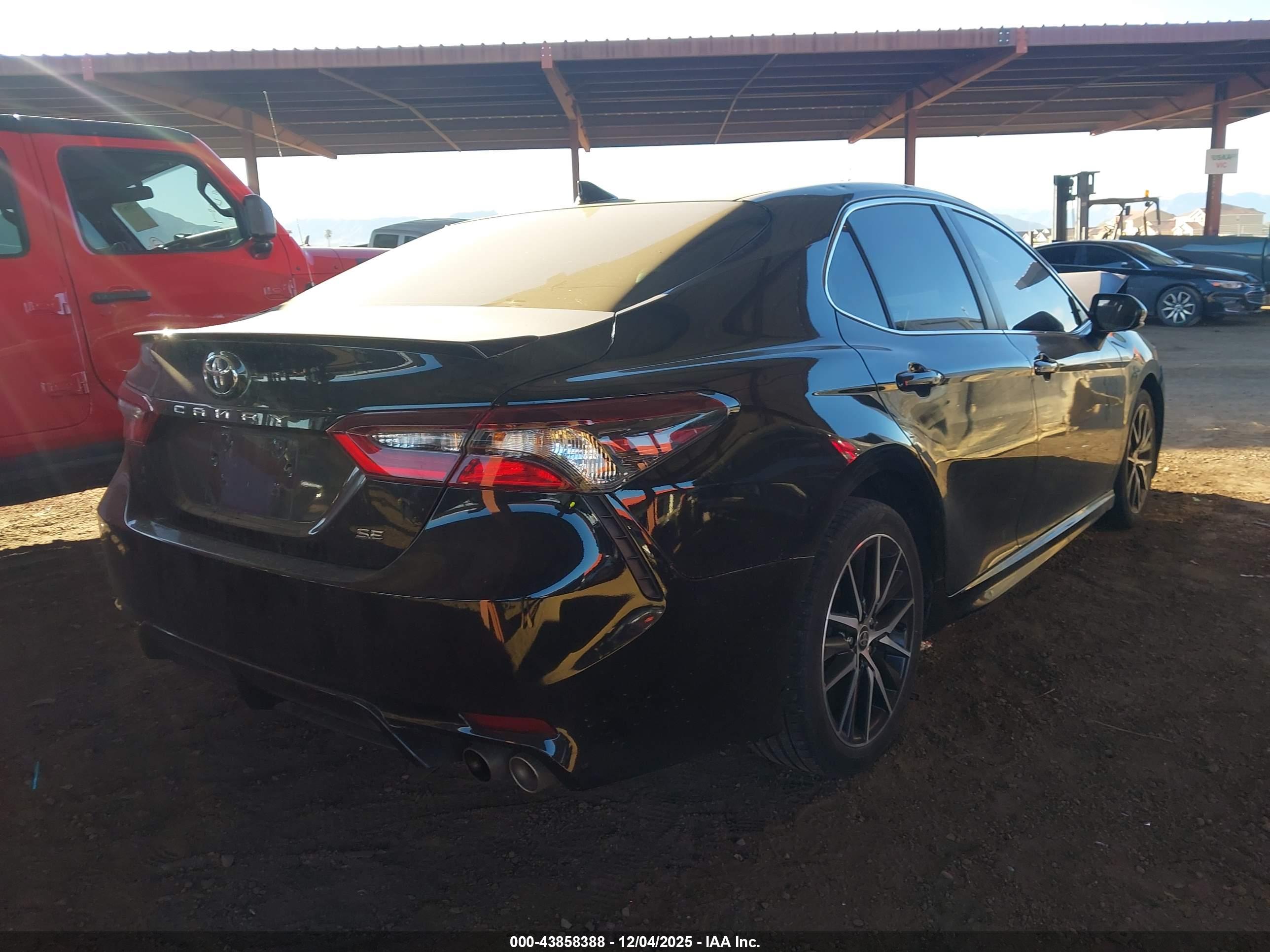 TOYOTA CAMRY image 4