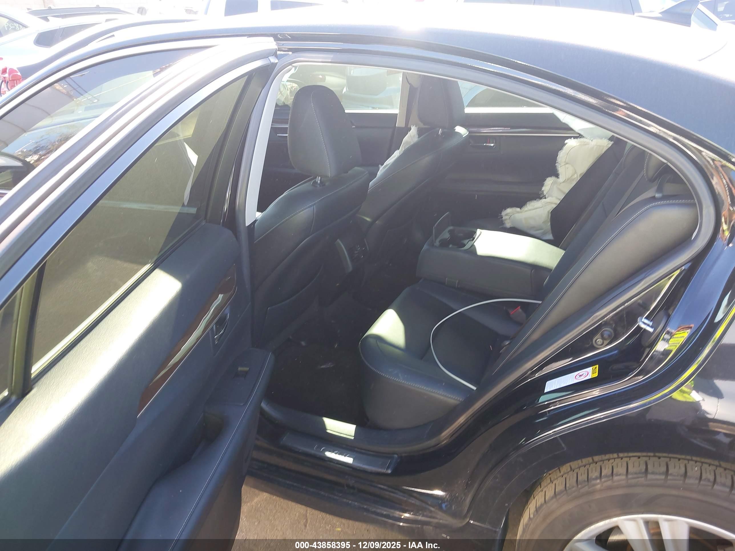 LEXUS ES image 8