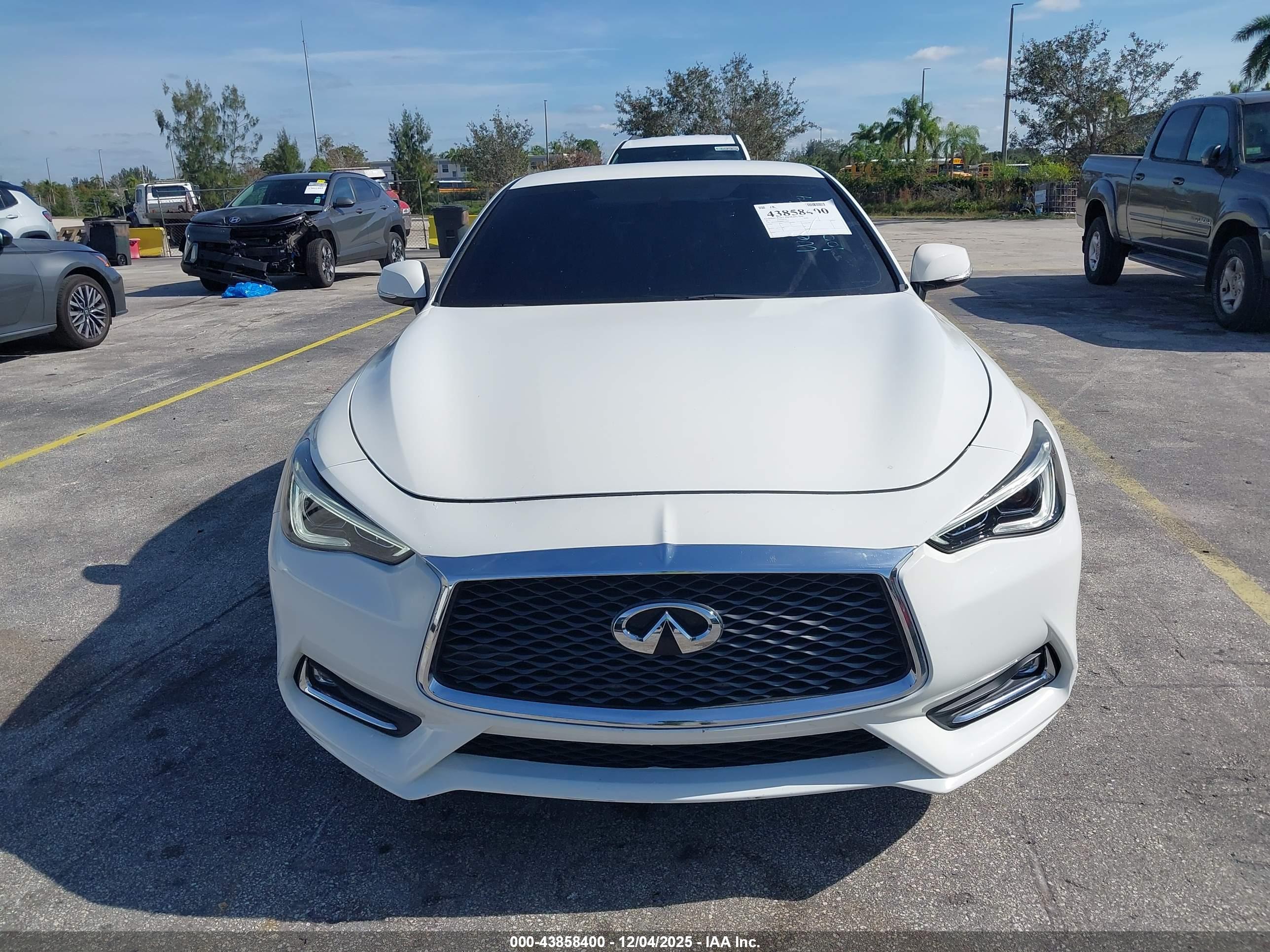 INFINITI Q60 image 6