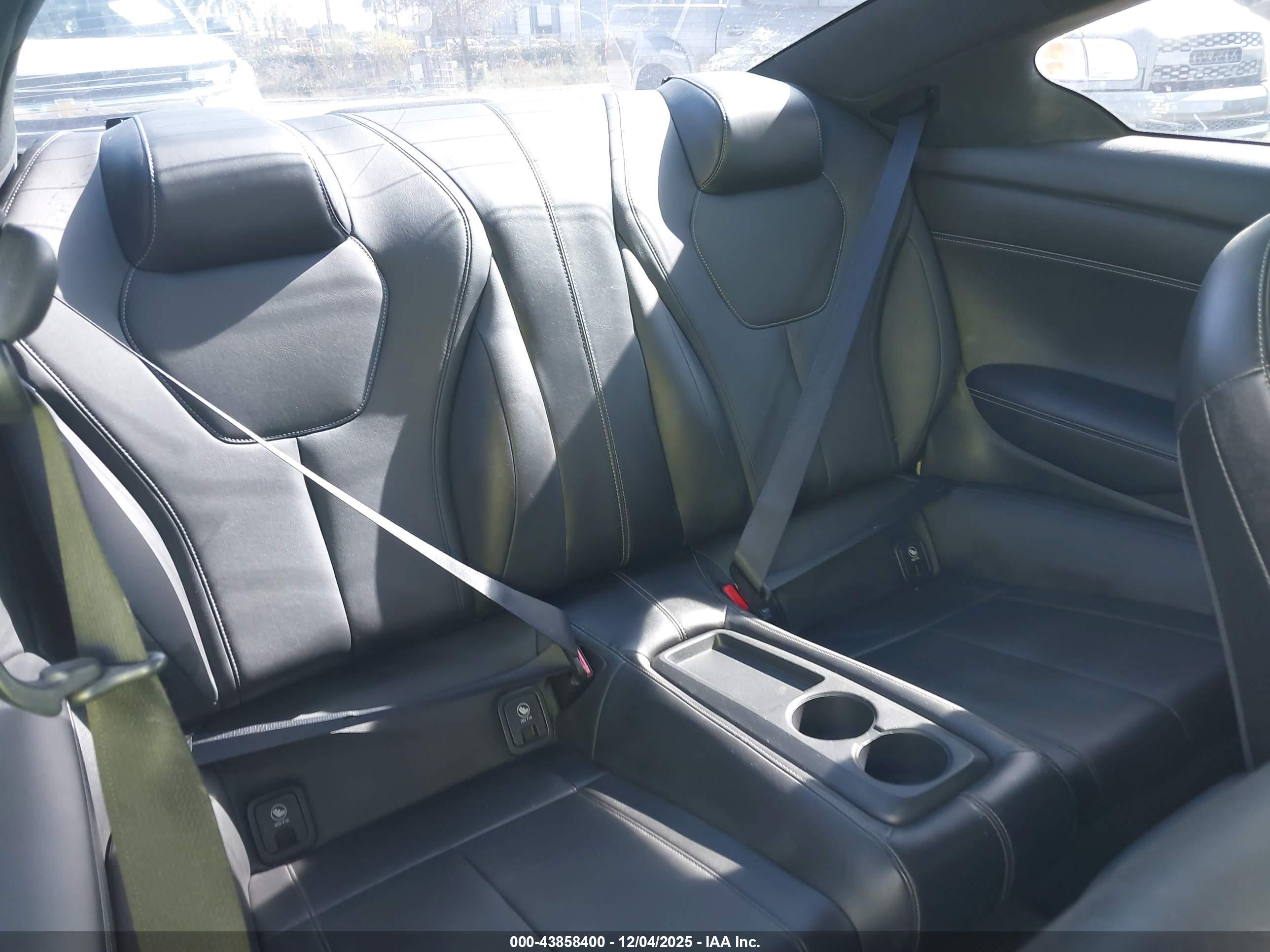 INFINITI Q60 image 8