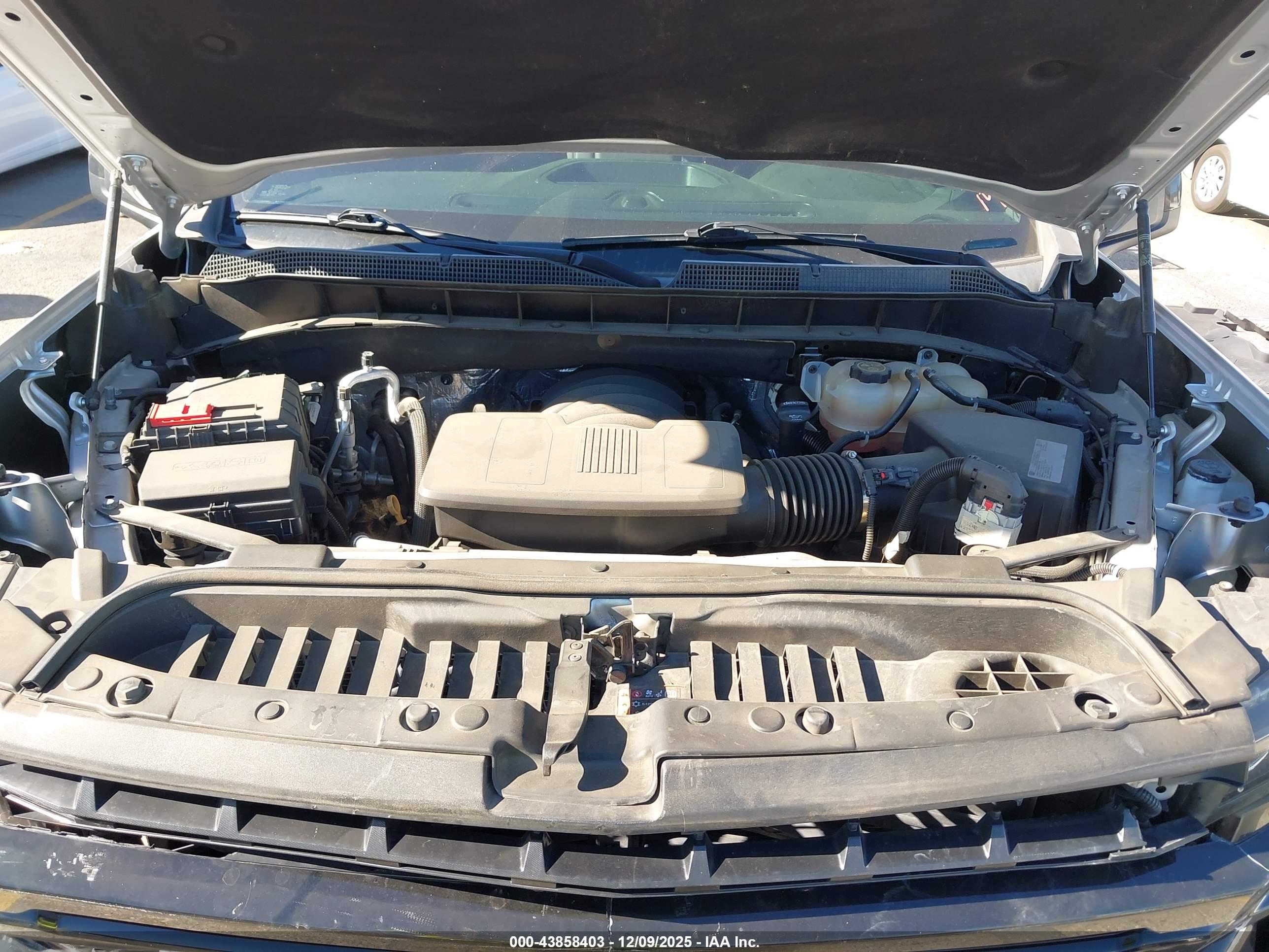 CHEVROLET SILVERADO image 10