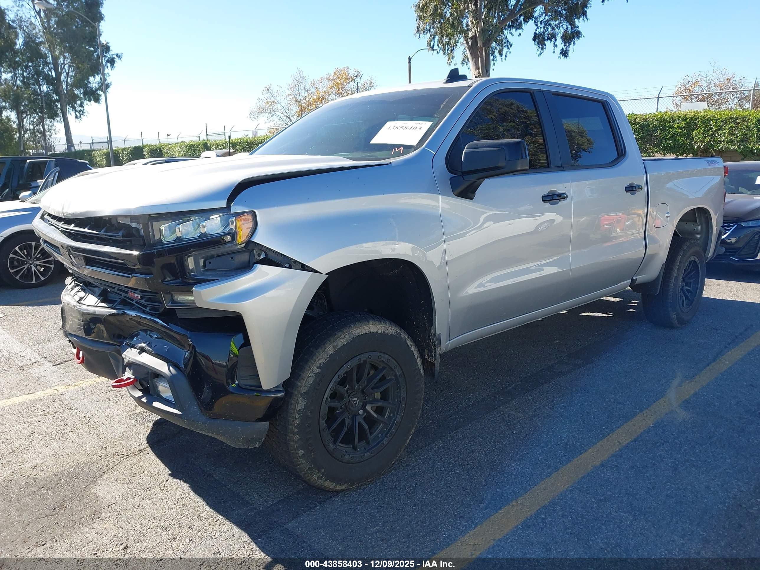 CHEVROLET SILVERADO image 2