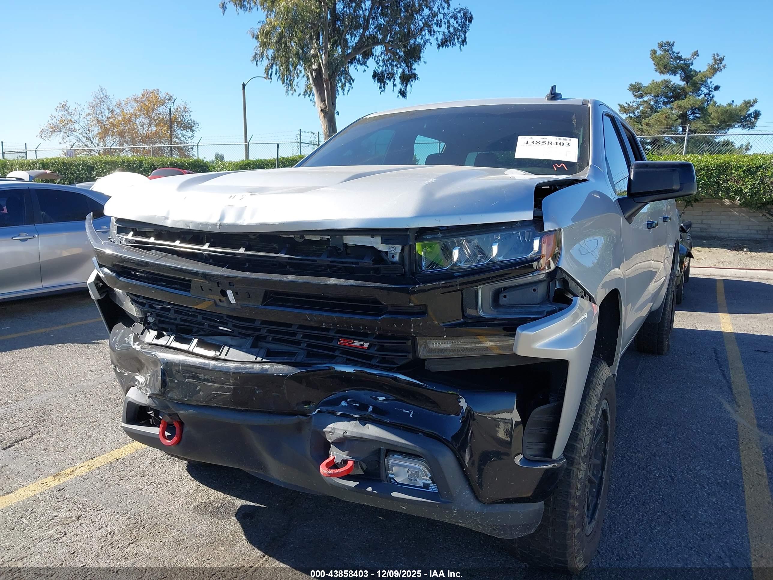 CHEVROLET SILVERADO image 6