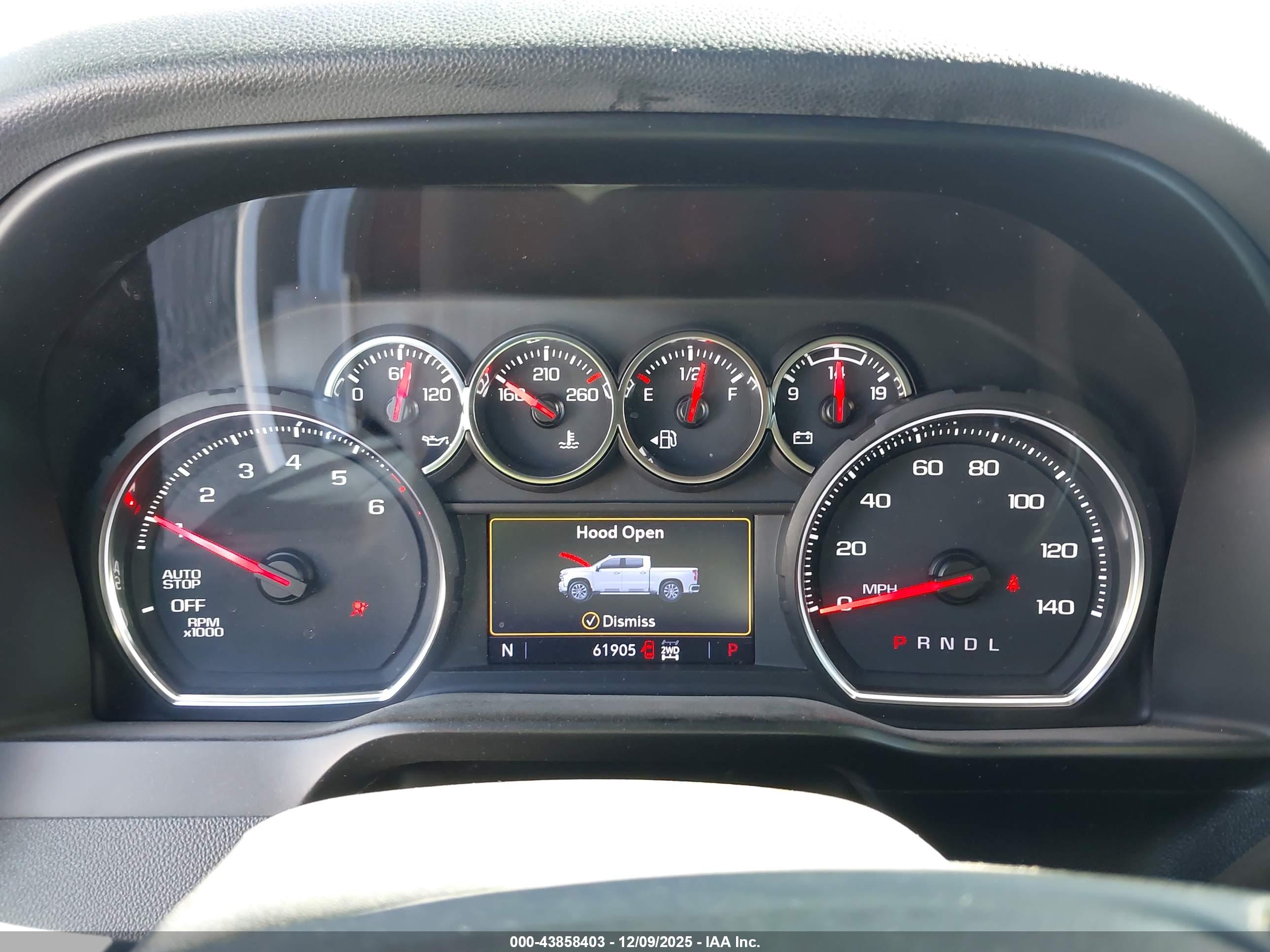 CHEVROLET SILVERADO image 7