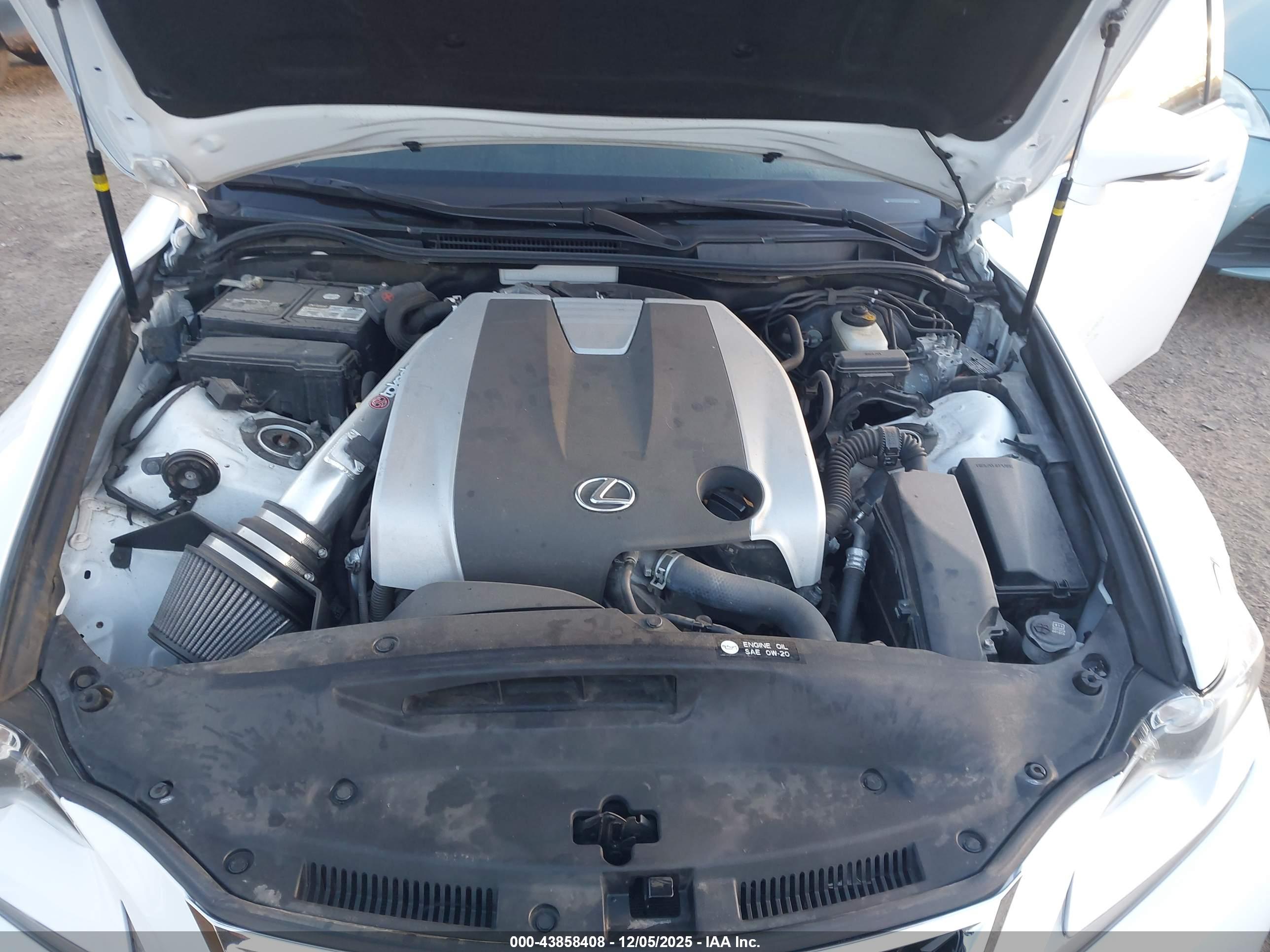 LEXUS IS image 10
