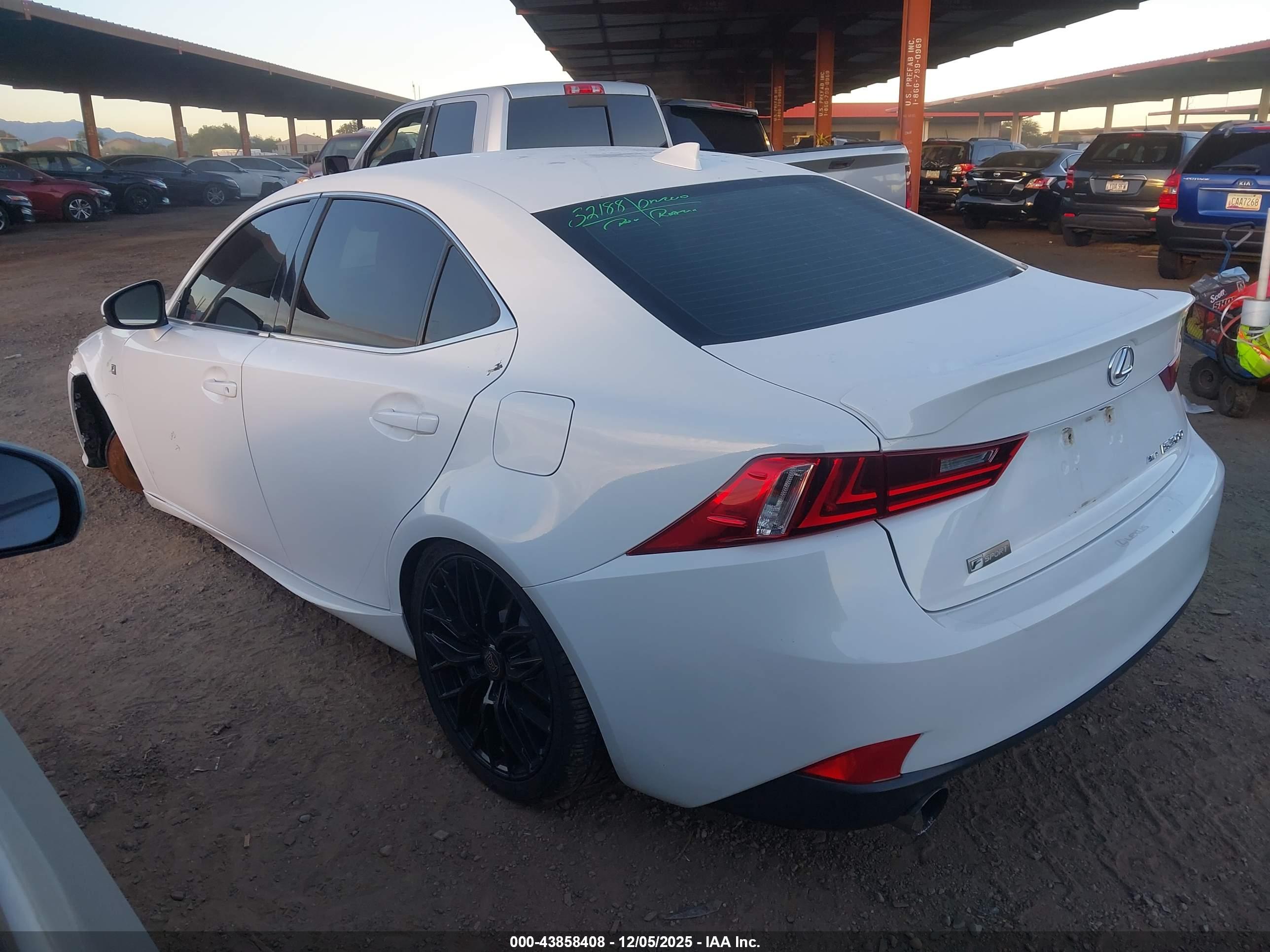LEXUS IS image 3