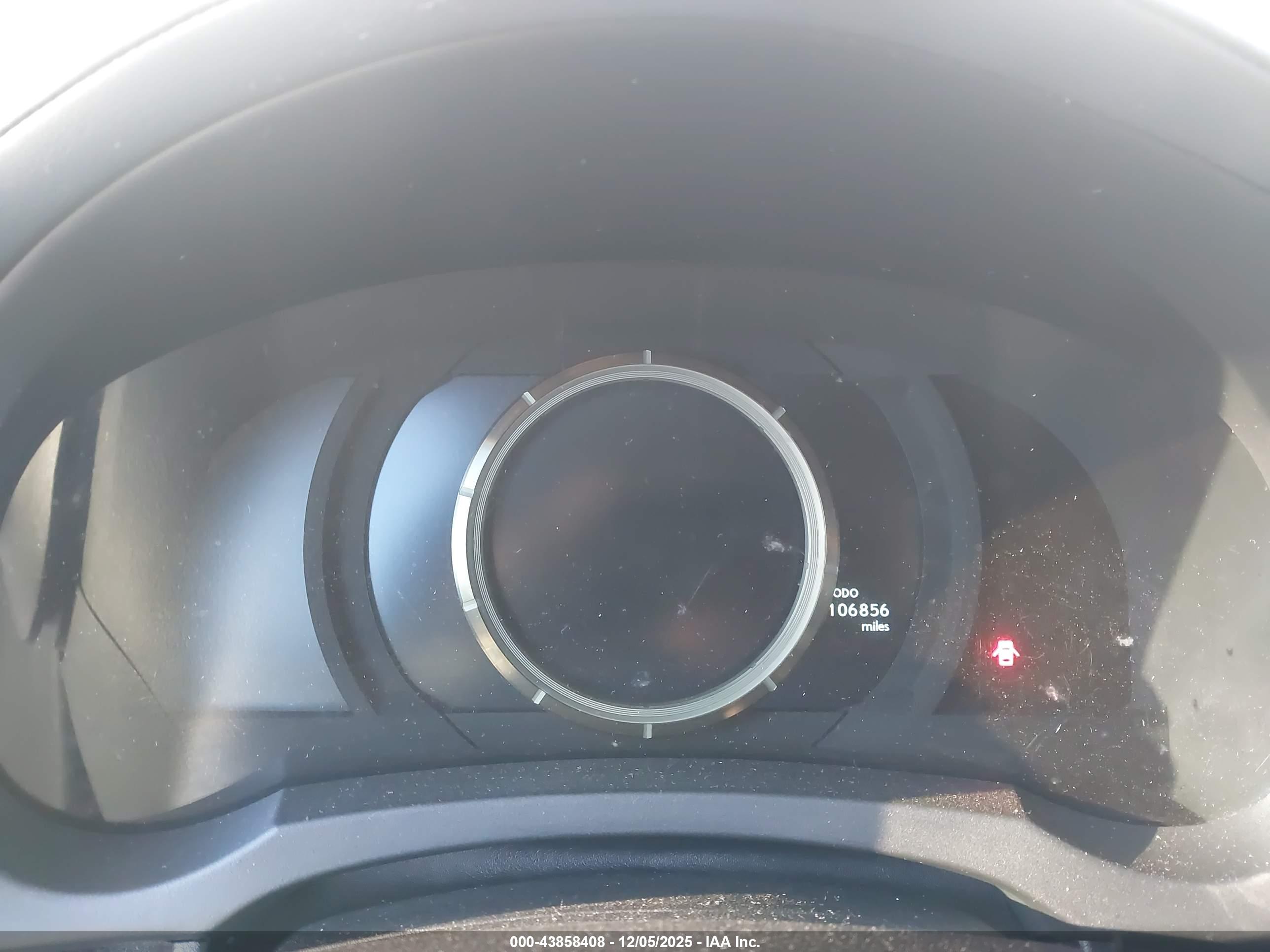 LEXUS IS image 7