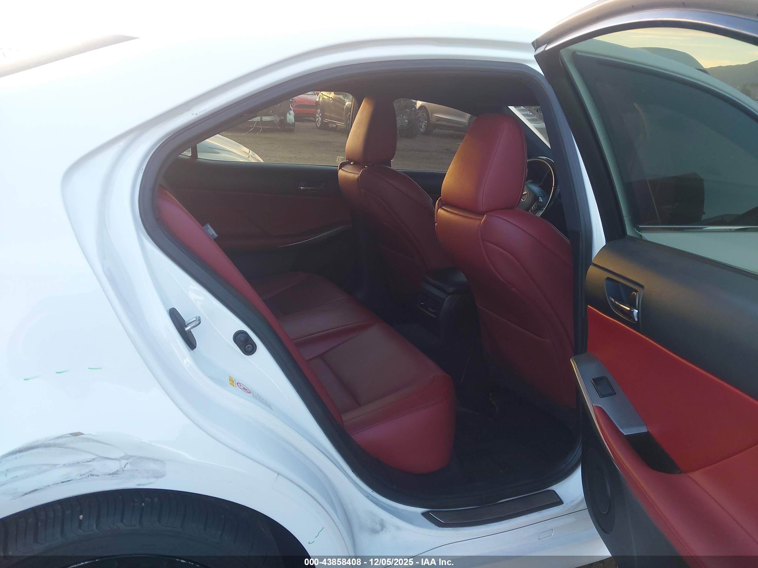 LEXUS IS image 8