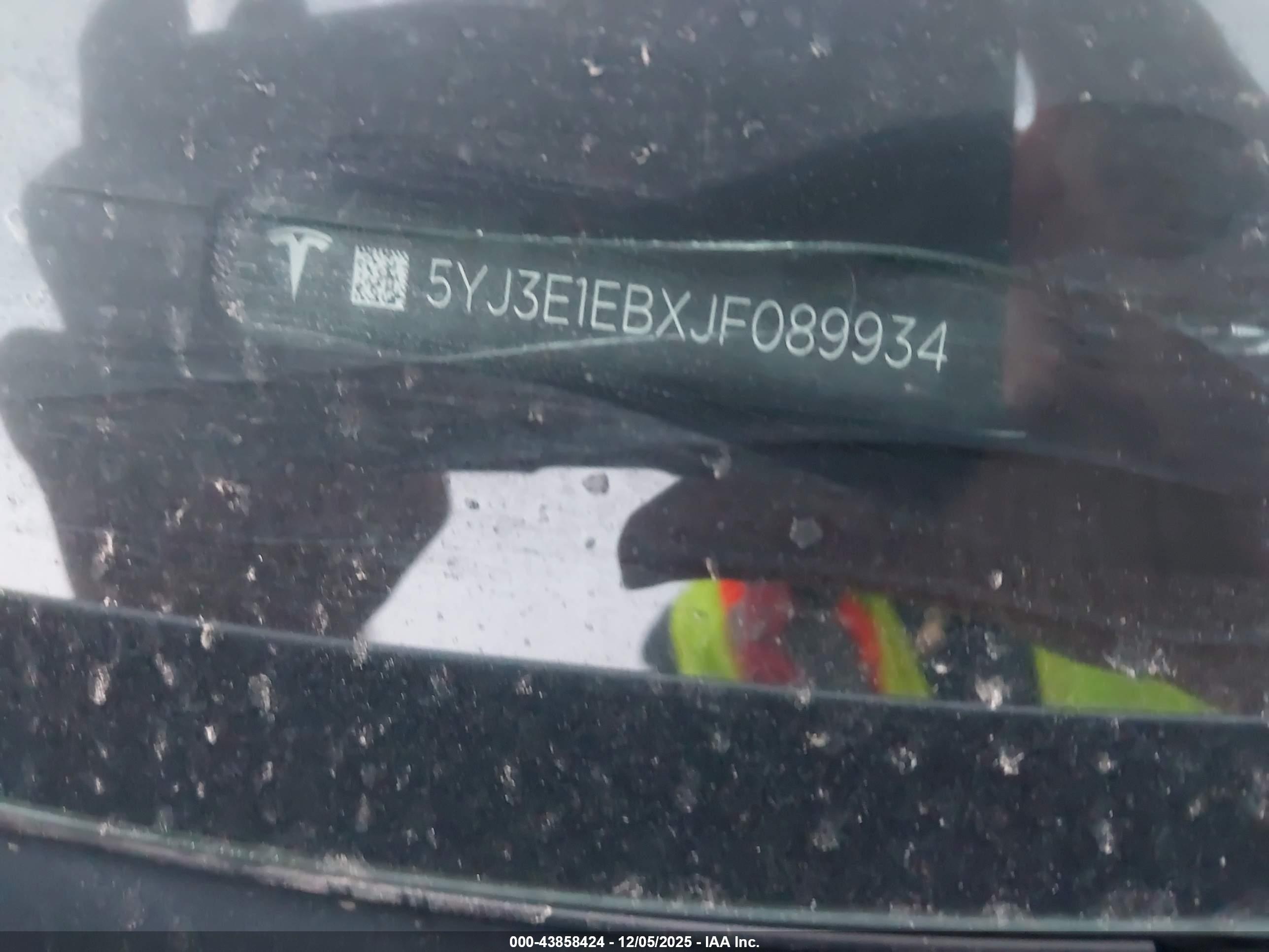 TESLA MODEL image 9