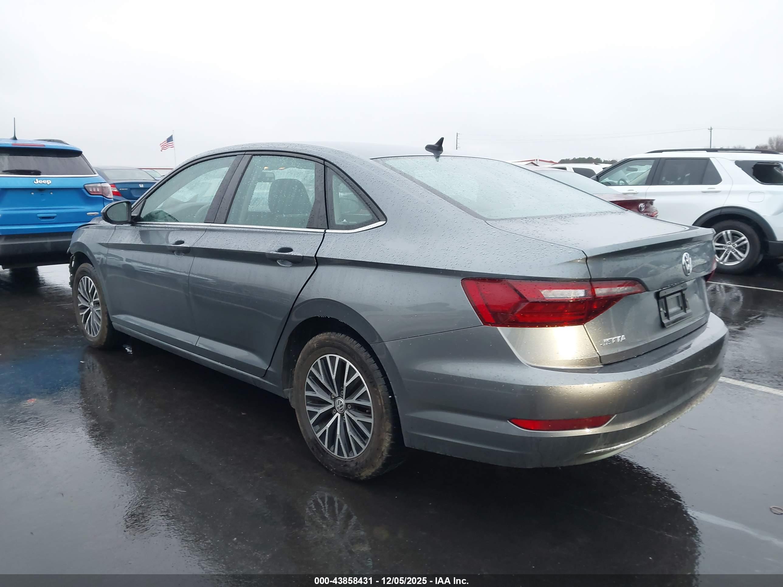 VOLKSWAGEN JETTA image 3