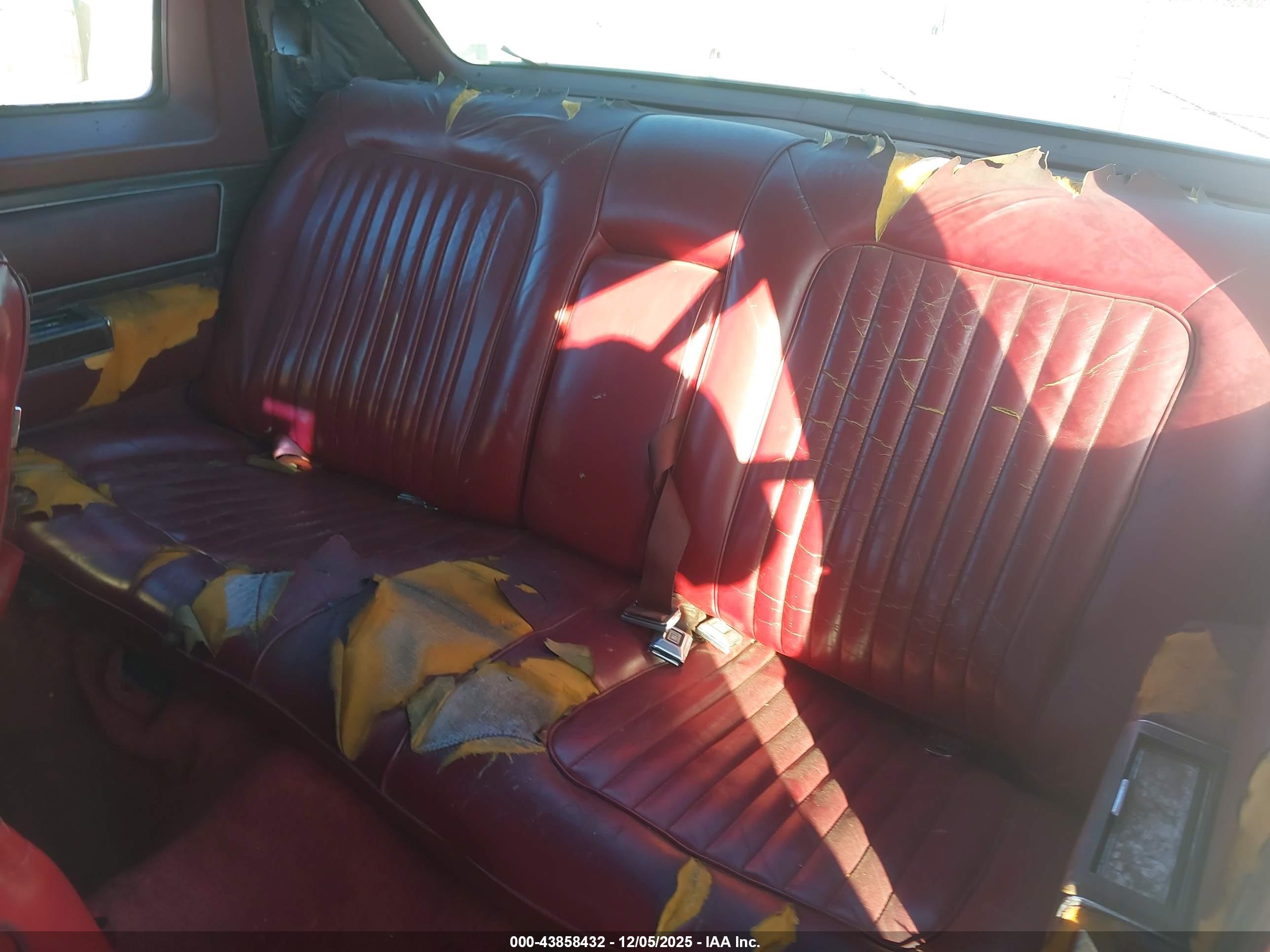 CADILLAC DEVILLE image 8