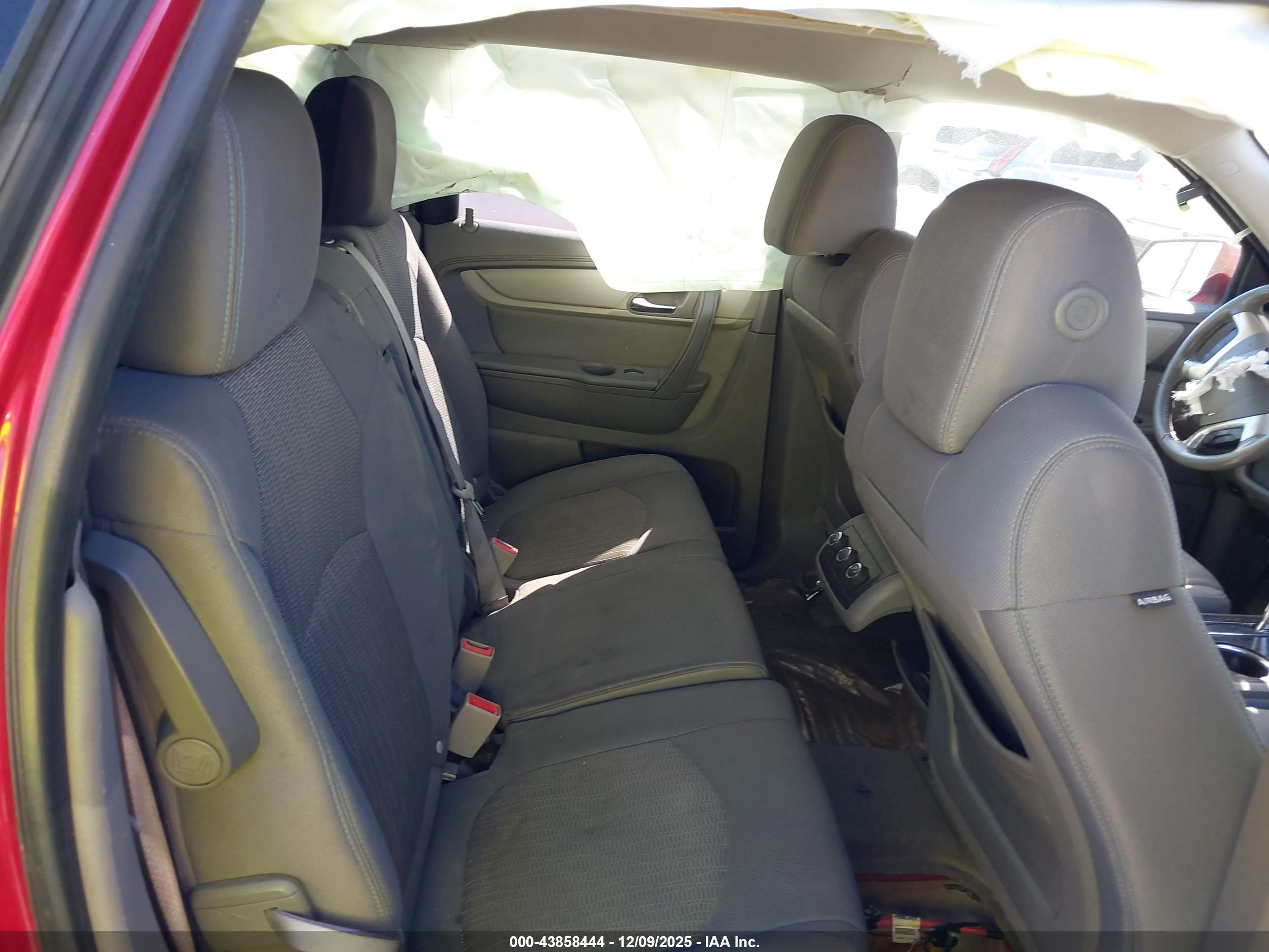 CHEVROLET TRAVERSE image 8