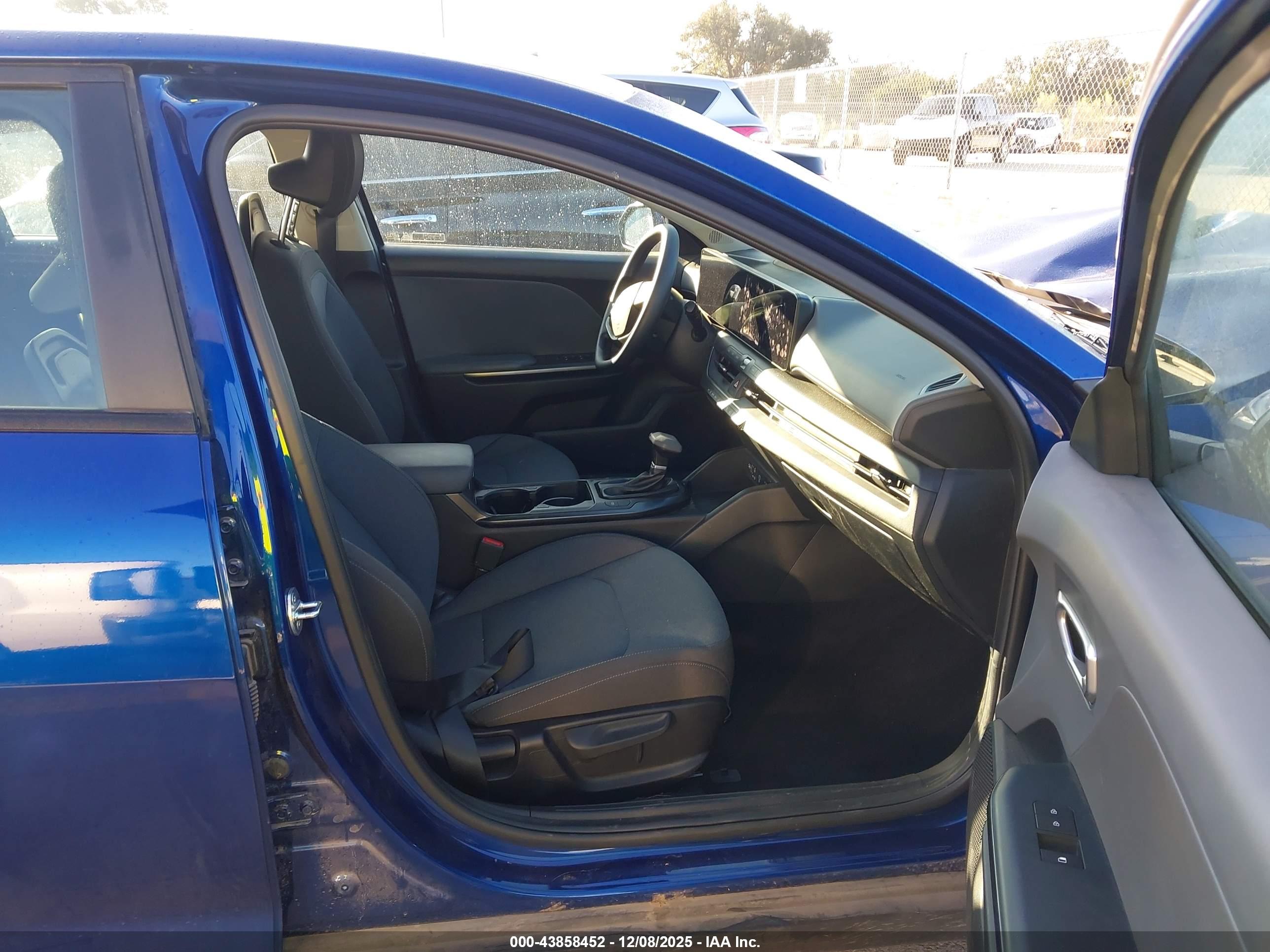 KIA K4 image 5