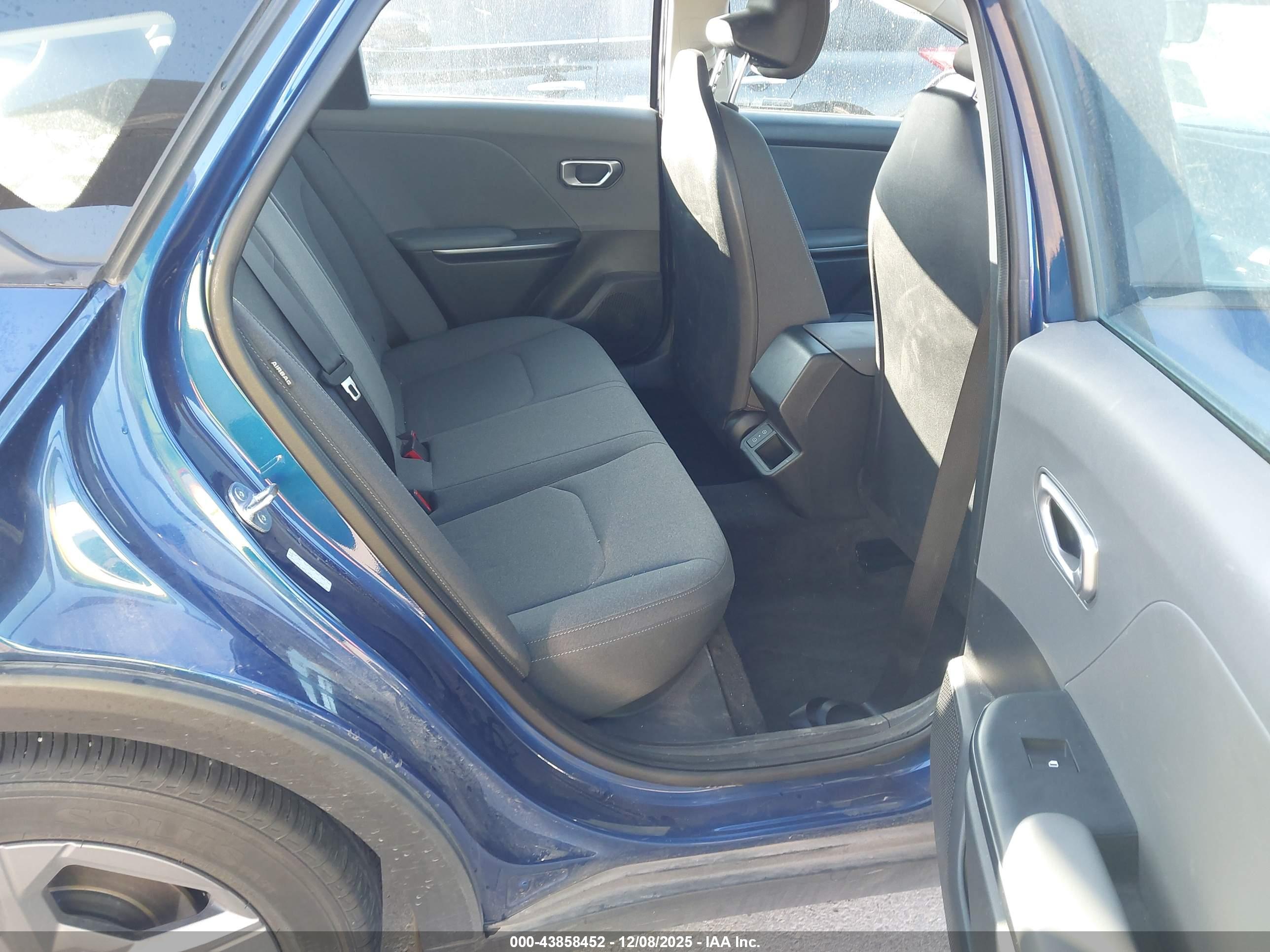 KIA K4 image 8