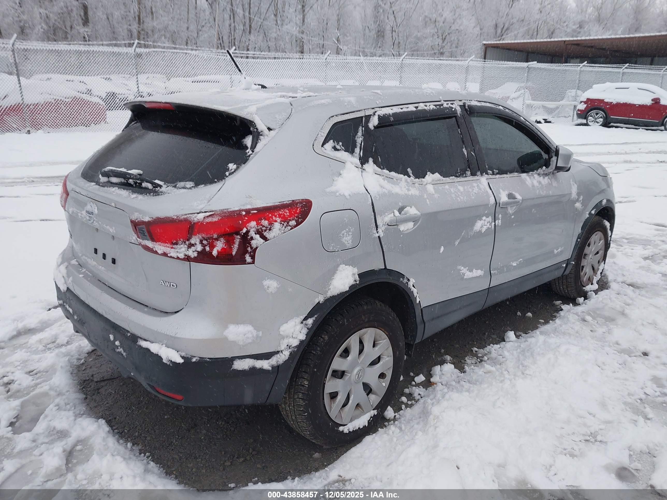 NISSAN ROGUE image 4