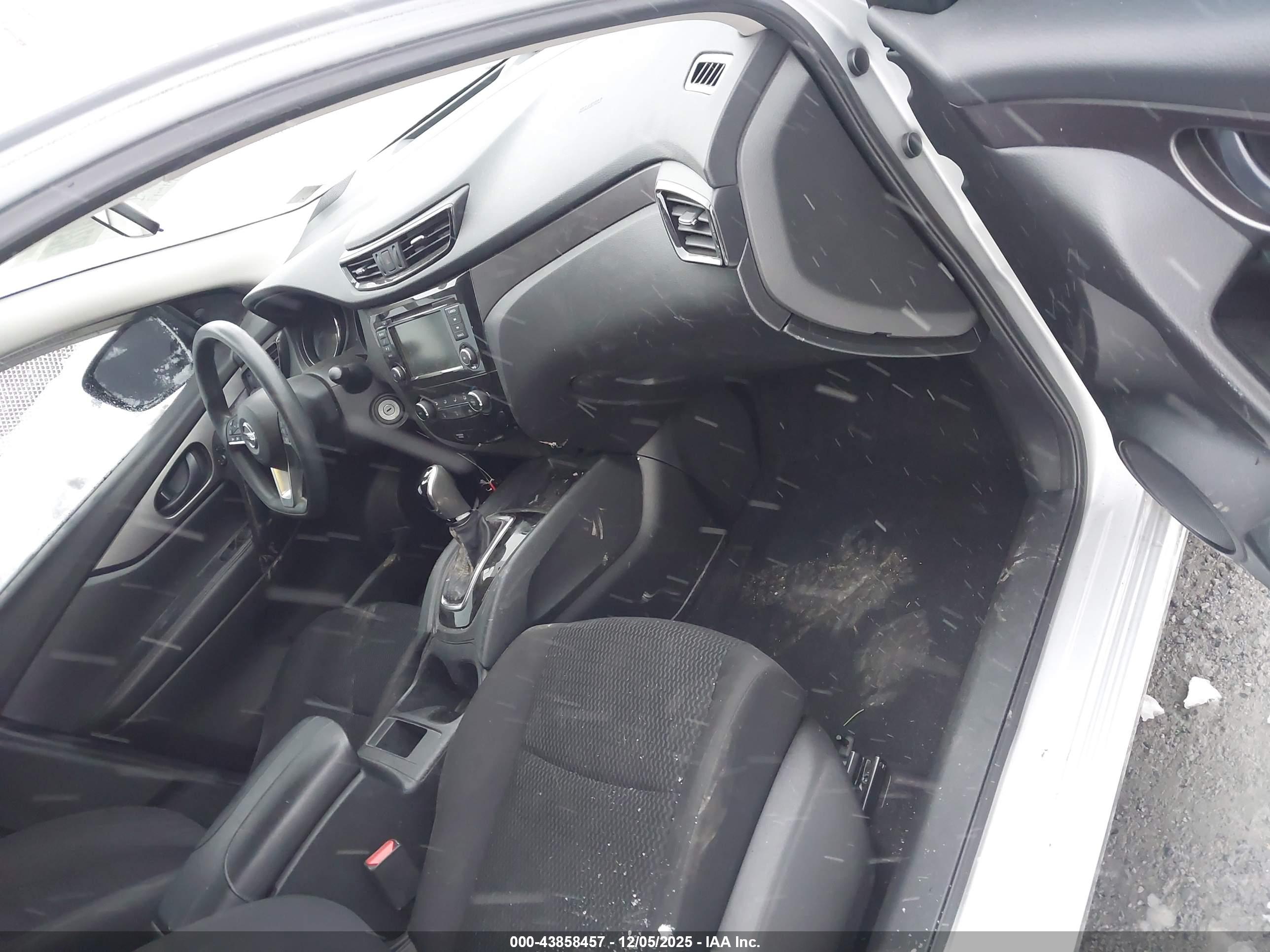 NISSAN ROGUE image 5