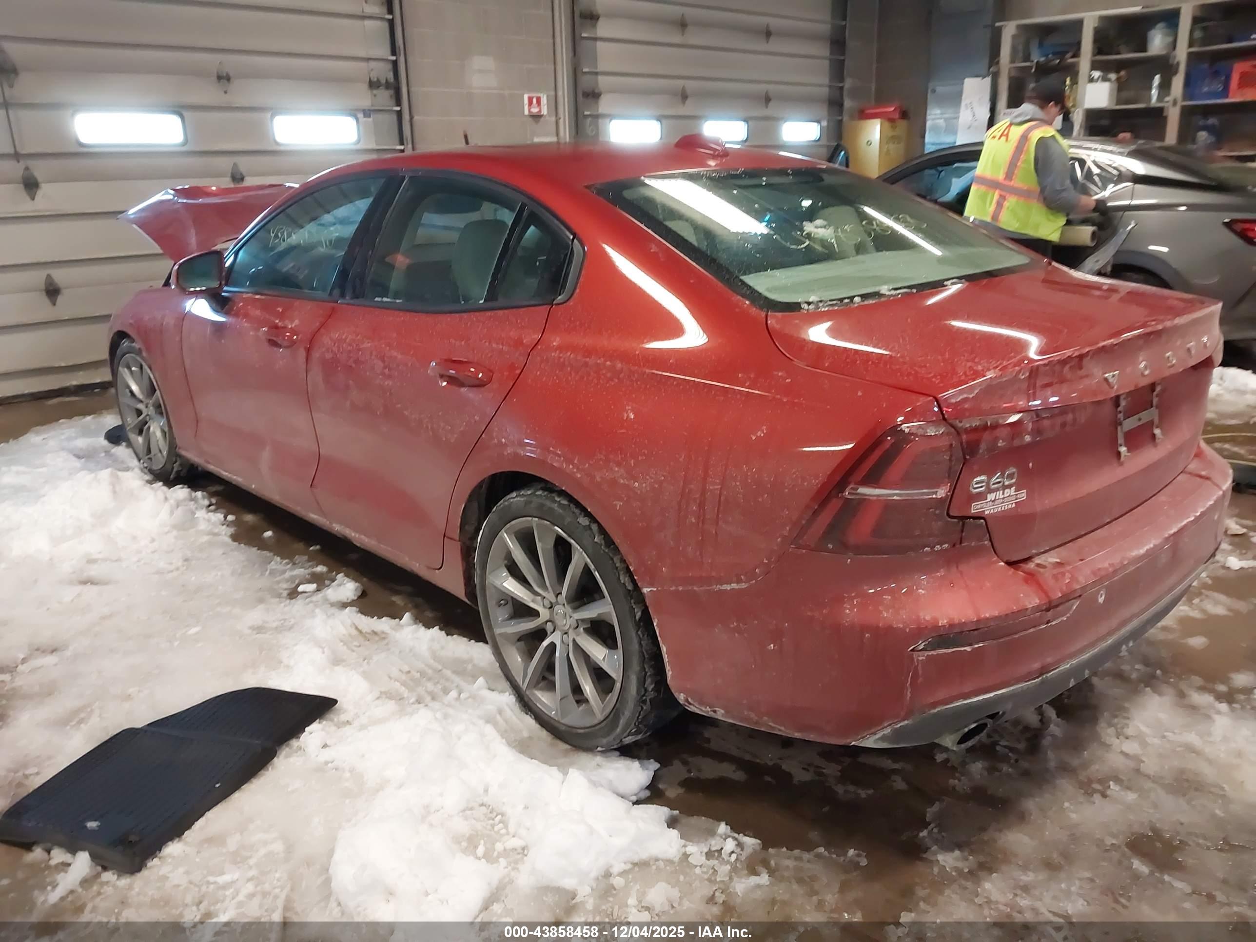 VOLVO S60 image 3