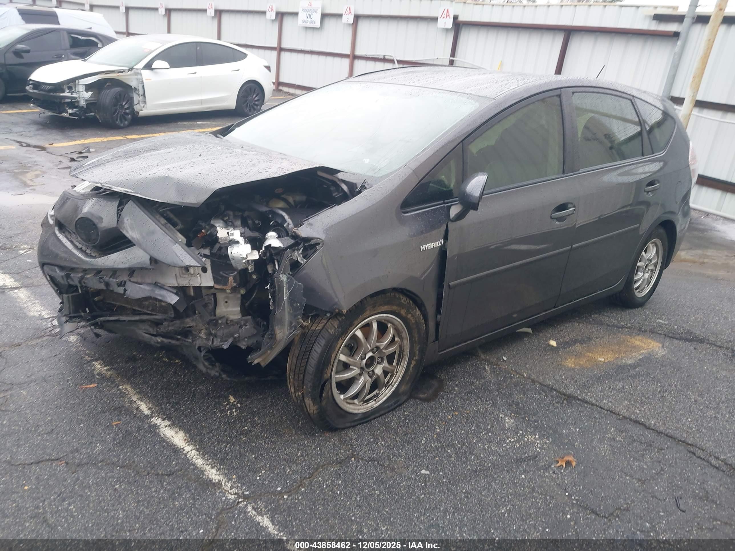 TOYOTA PRIUS image 2