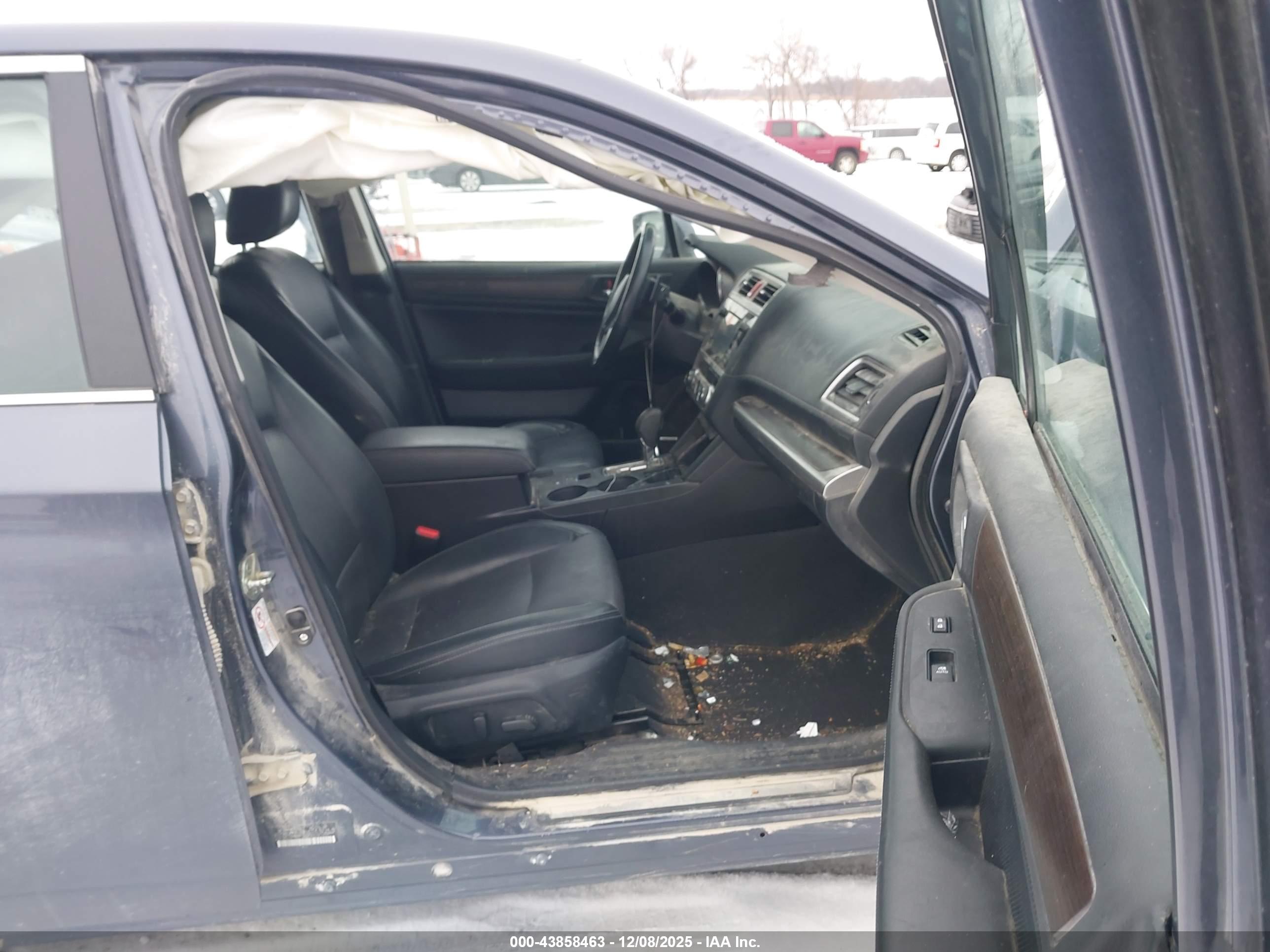 SUBARU LEGACY image 5