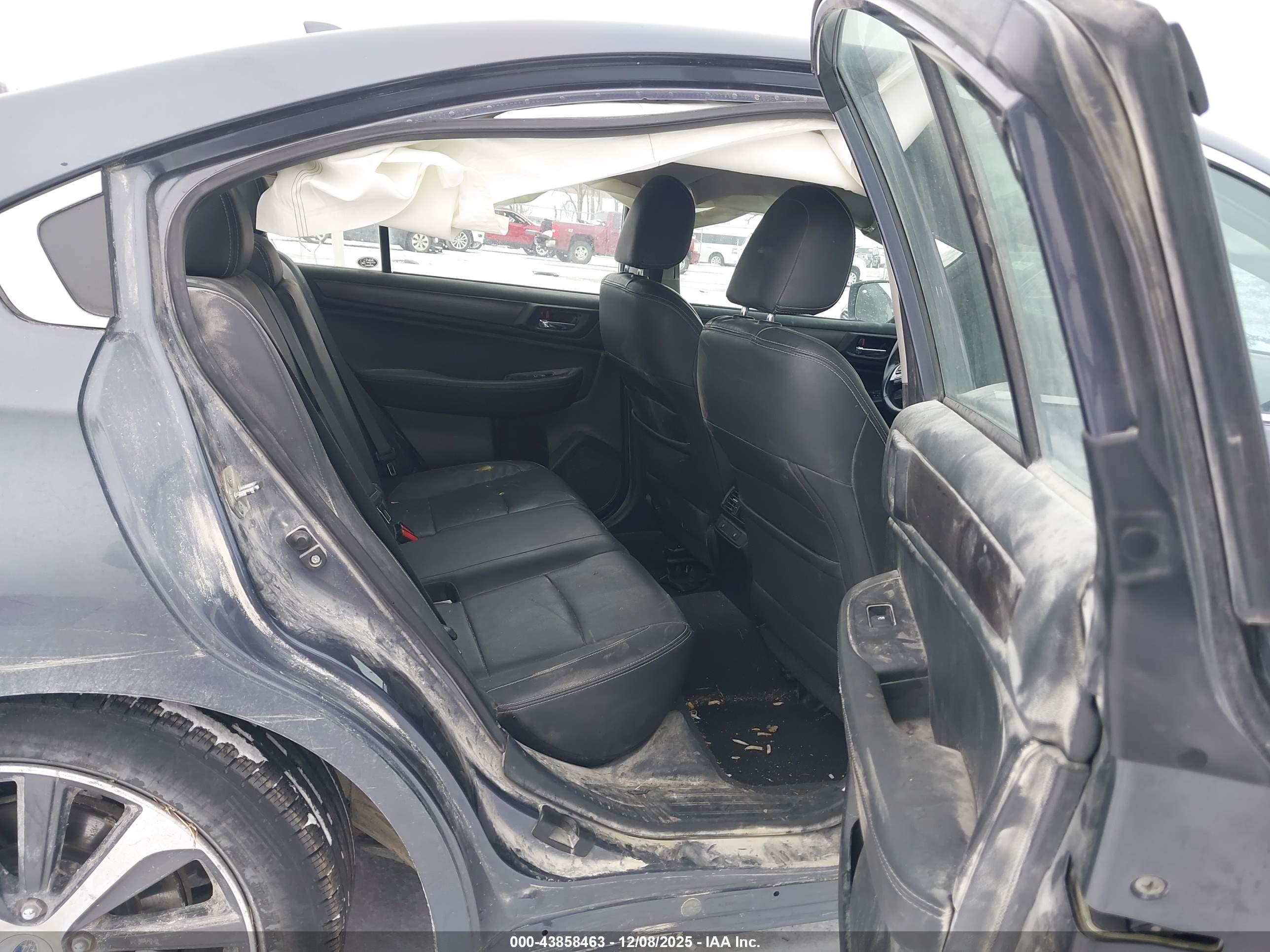 SUBARU LEGACY image 8