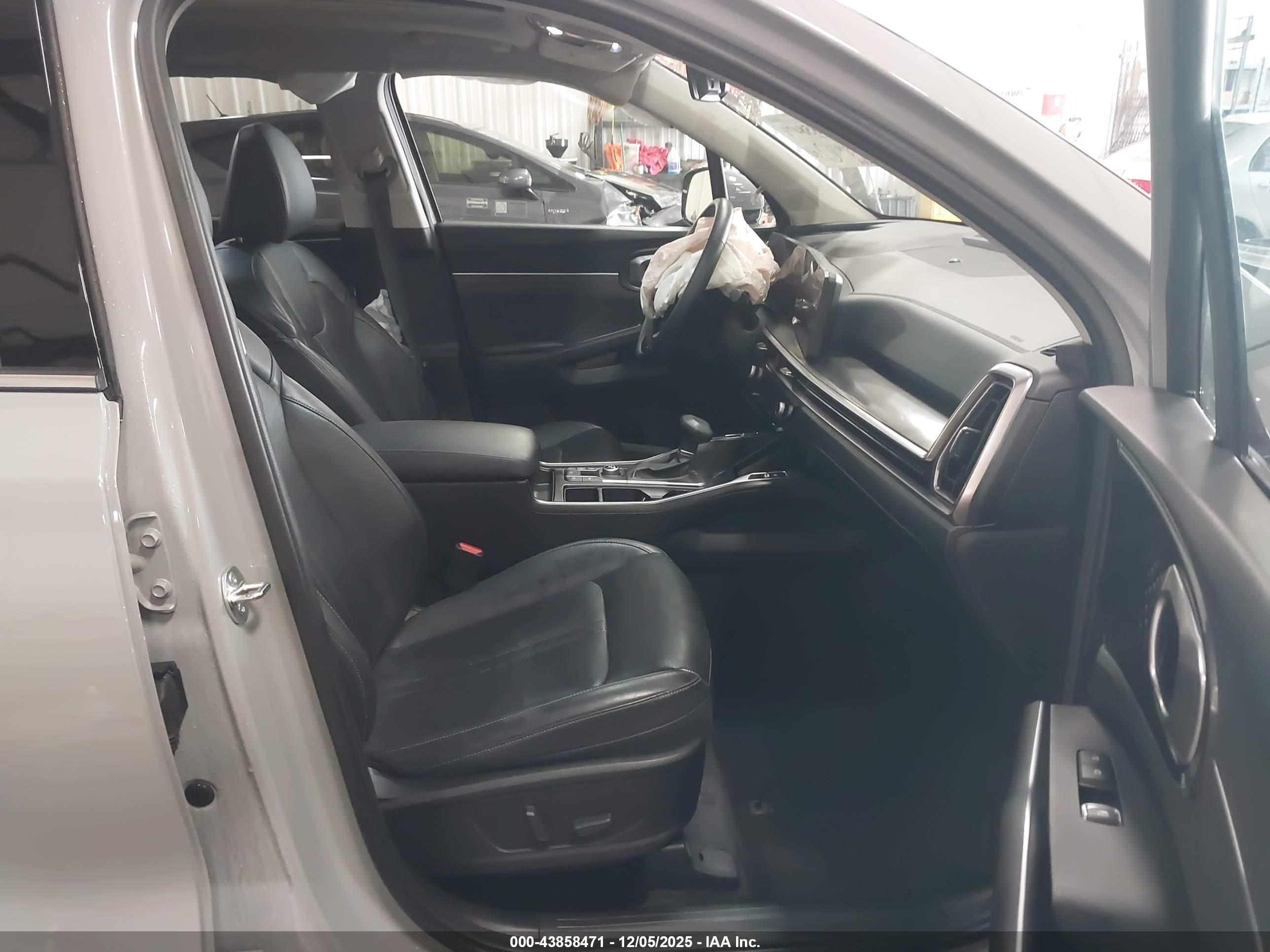 KIA SORENTO image 5