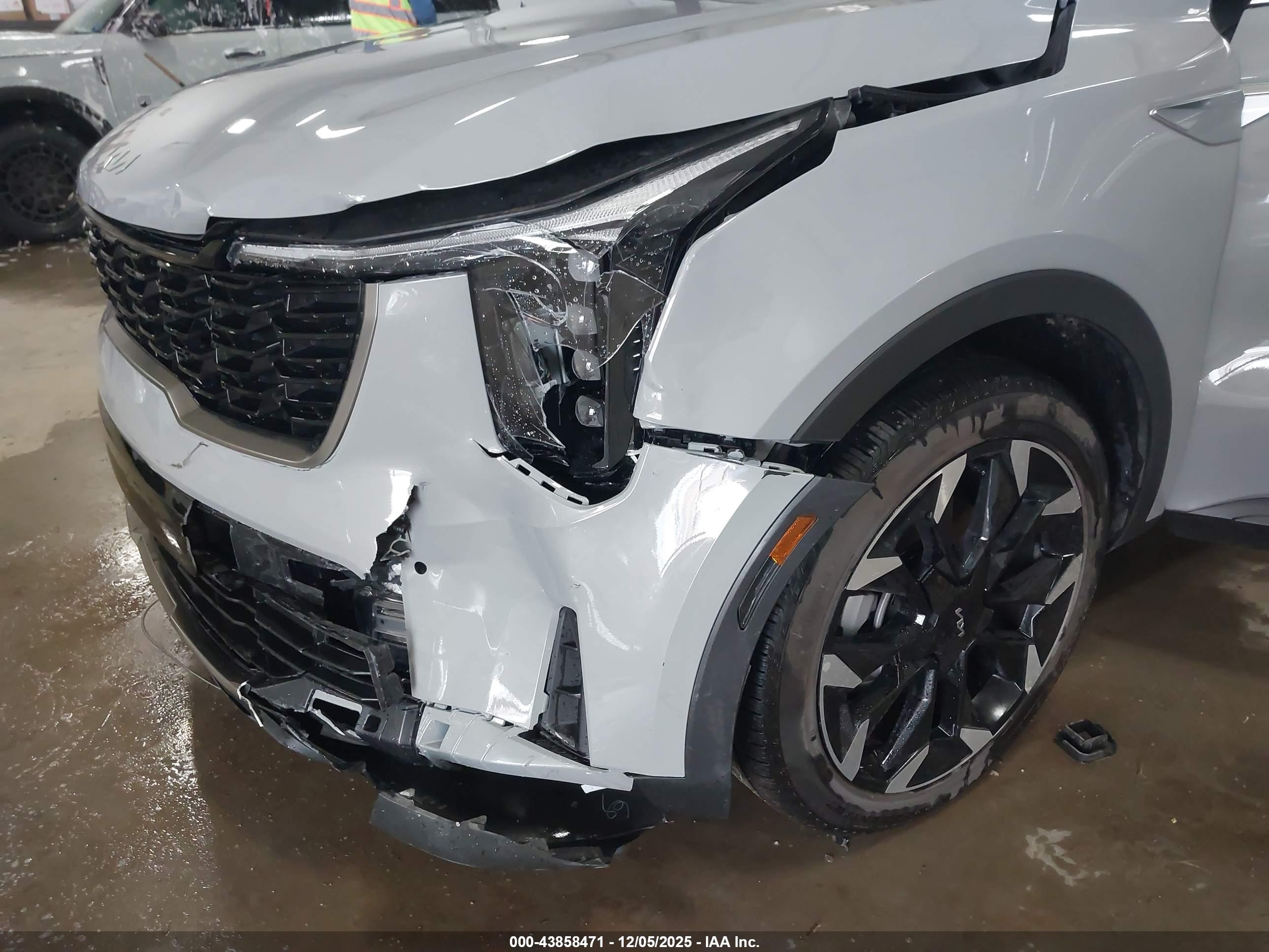 KIA SORENTO image 6