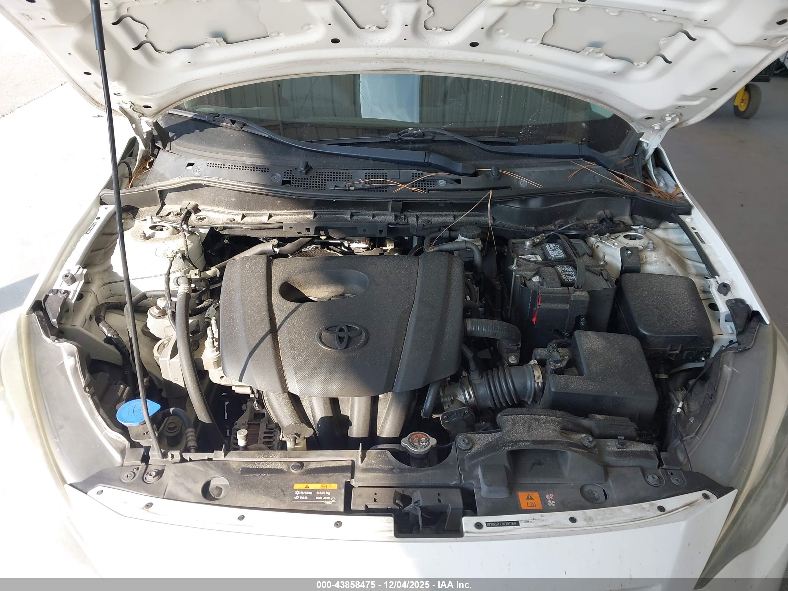 TOYOTA YARIS image 10