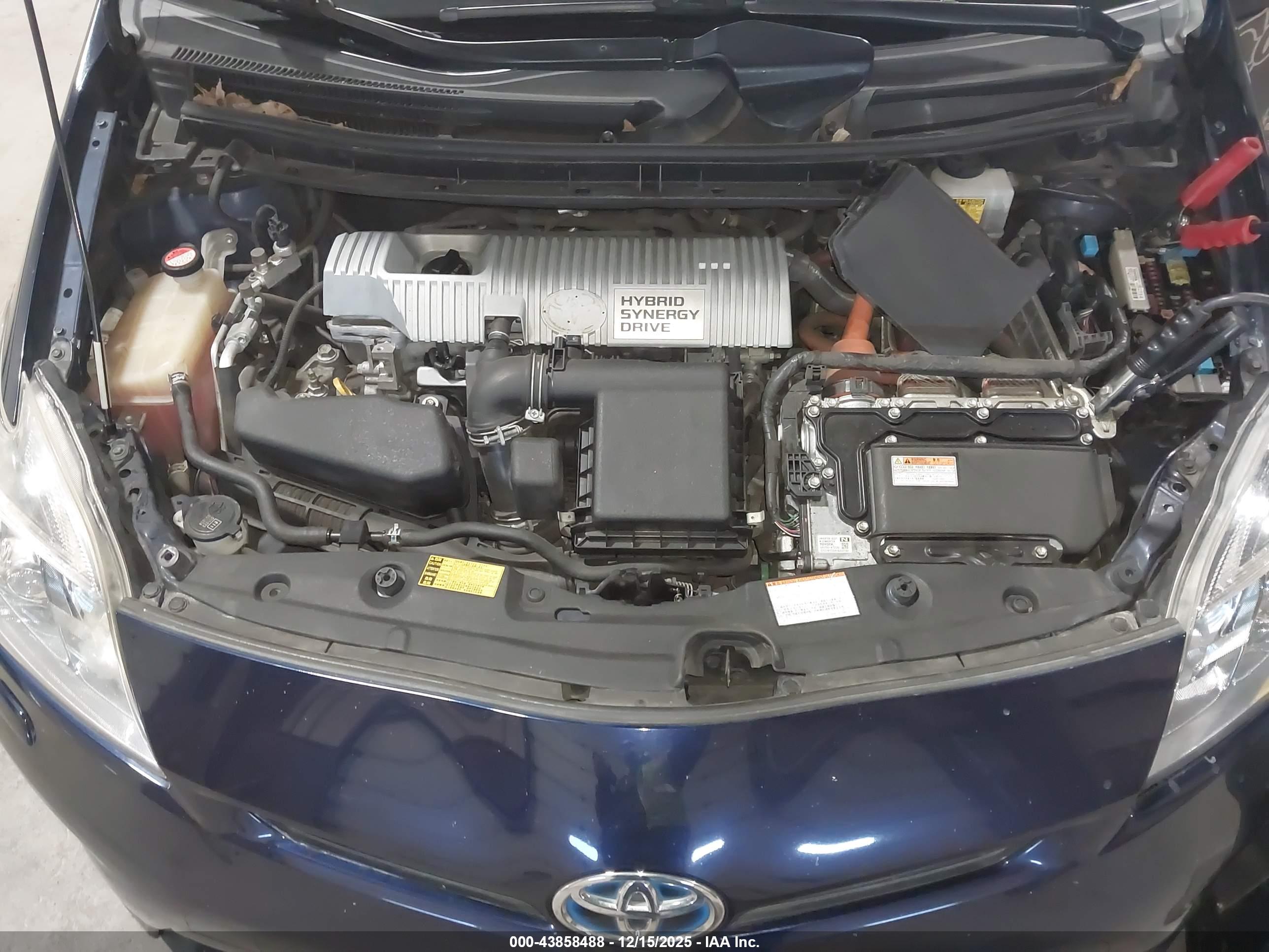 TOYOTA PRIUS image 10